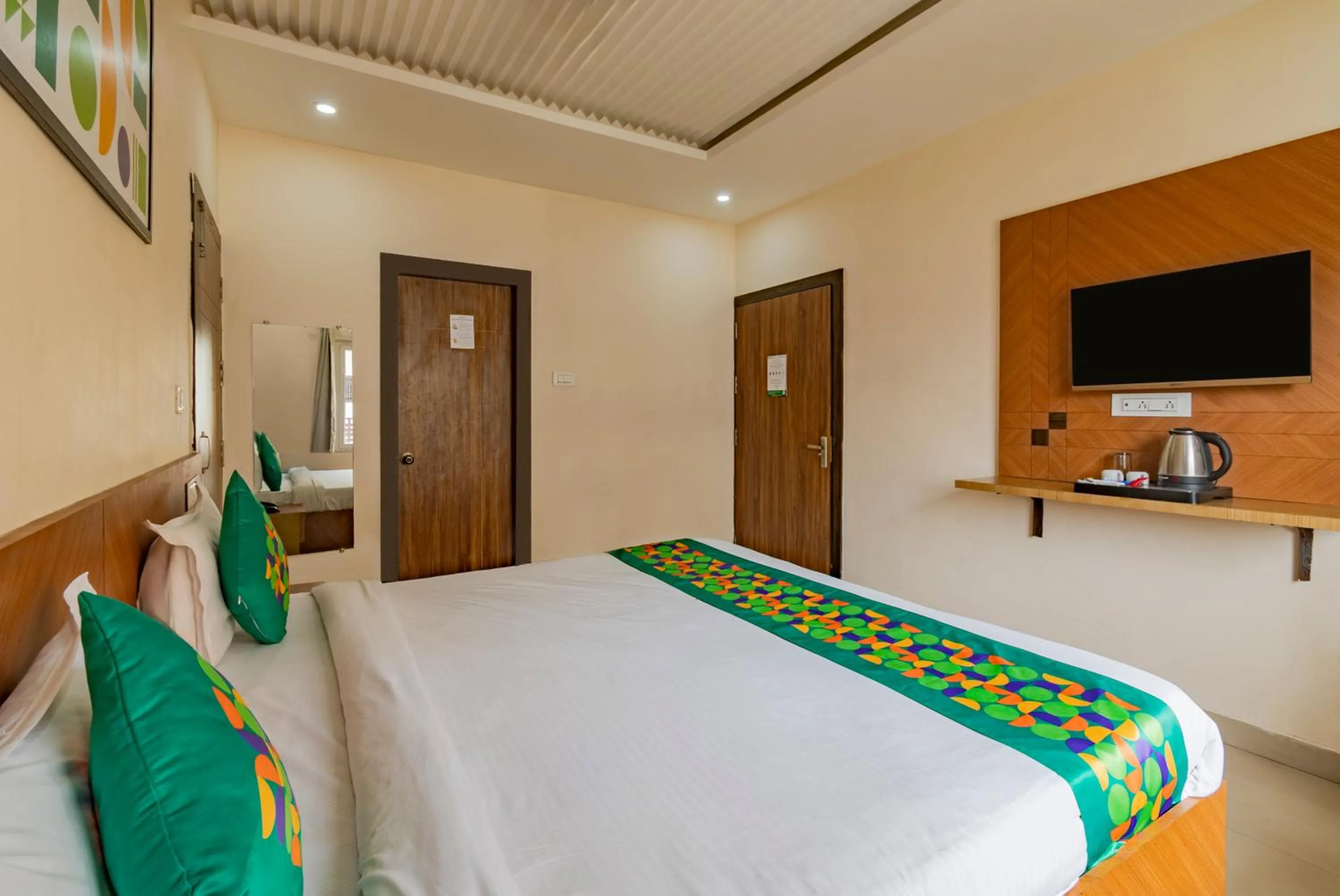 Bedroom, Bed in Treebo Raj Palace