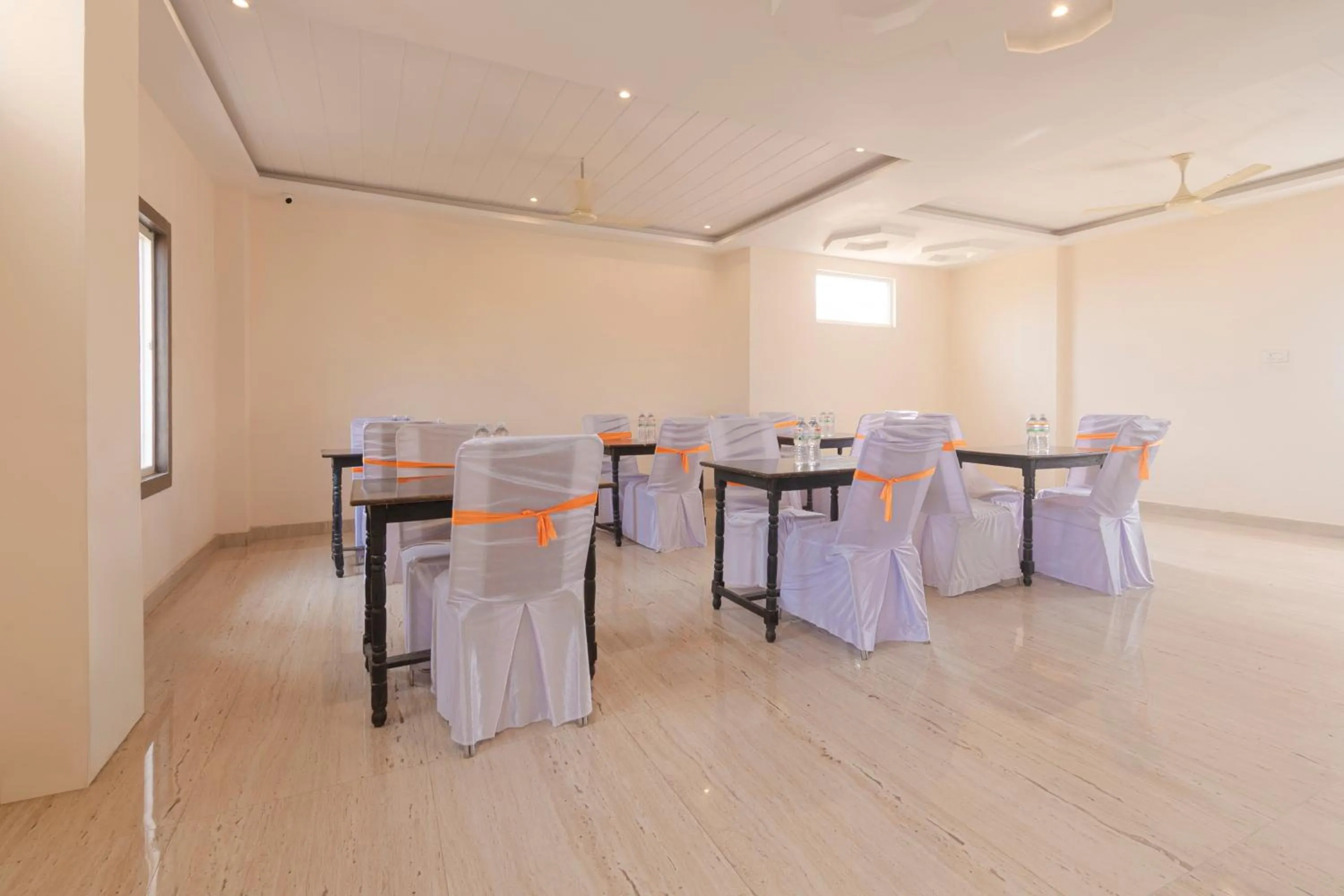 Restaurant/places to eat in Treebo Raj Palace