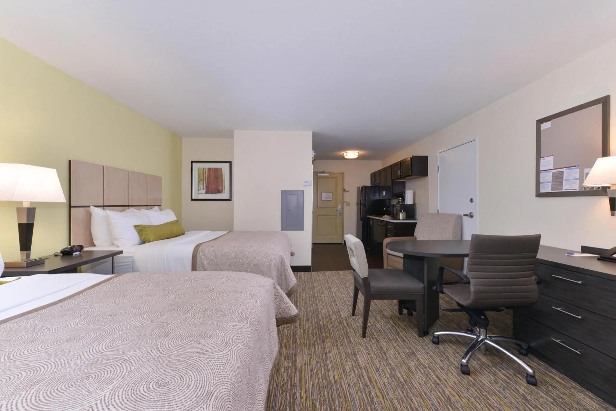 Photo of the whole room, Bed in Candlewood Suites Casper by IHG