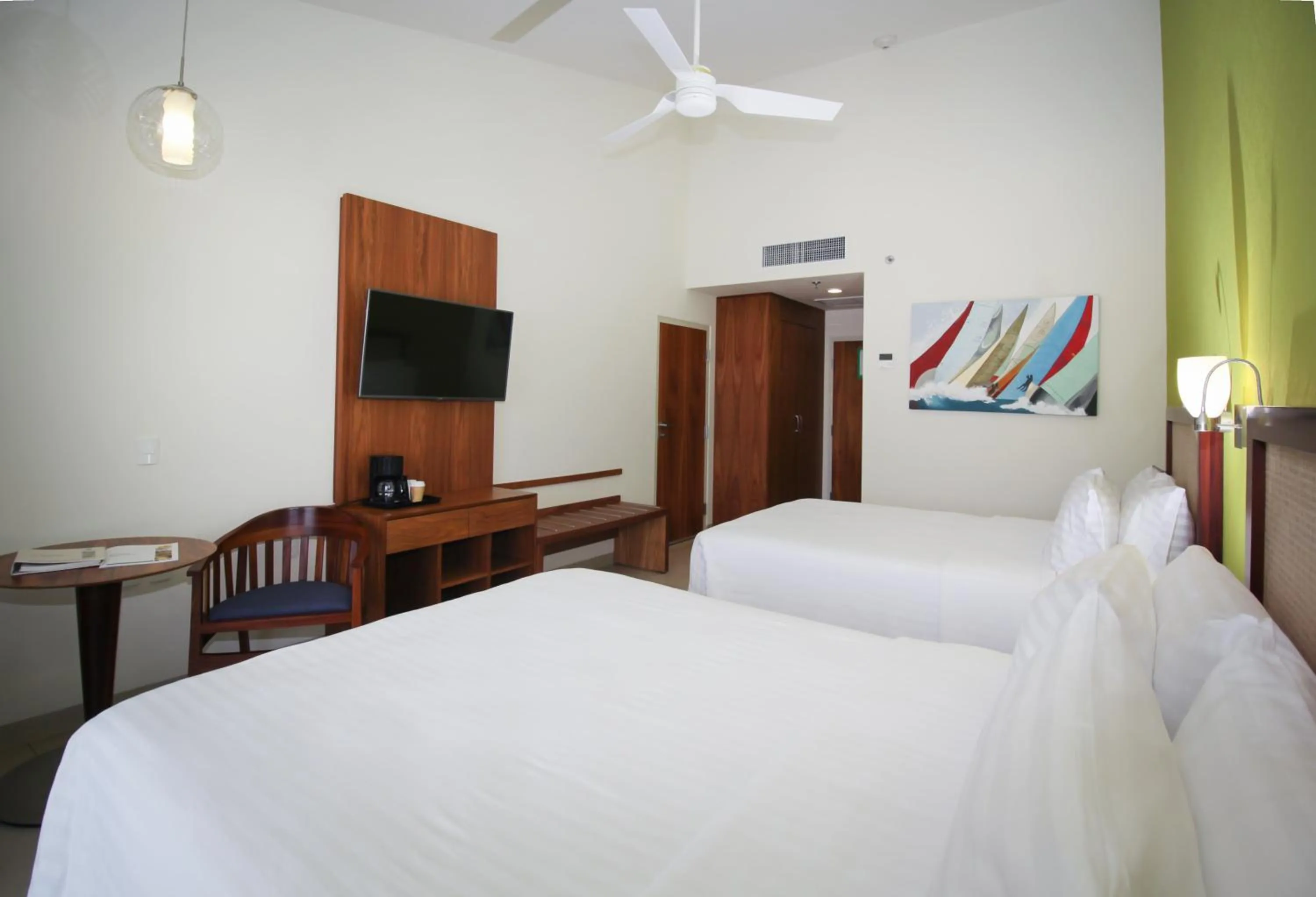 Photo of the whole room, Bed in Holiday Inn Huatulco by IHG