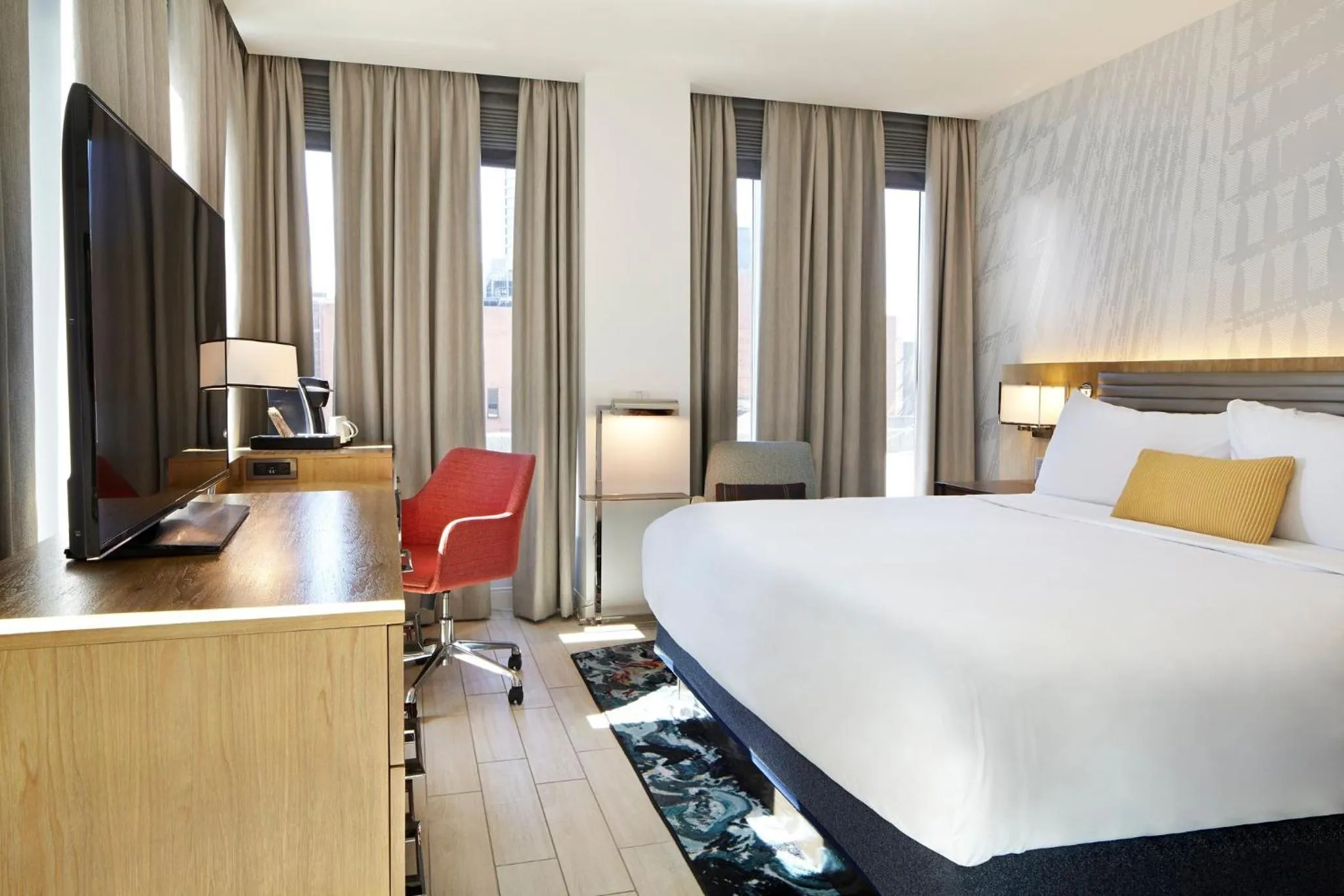 Photo of the whole room, Bed in Hotel Indigo Atlanta Downtown by IHG