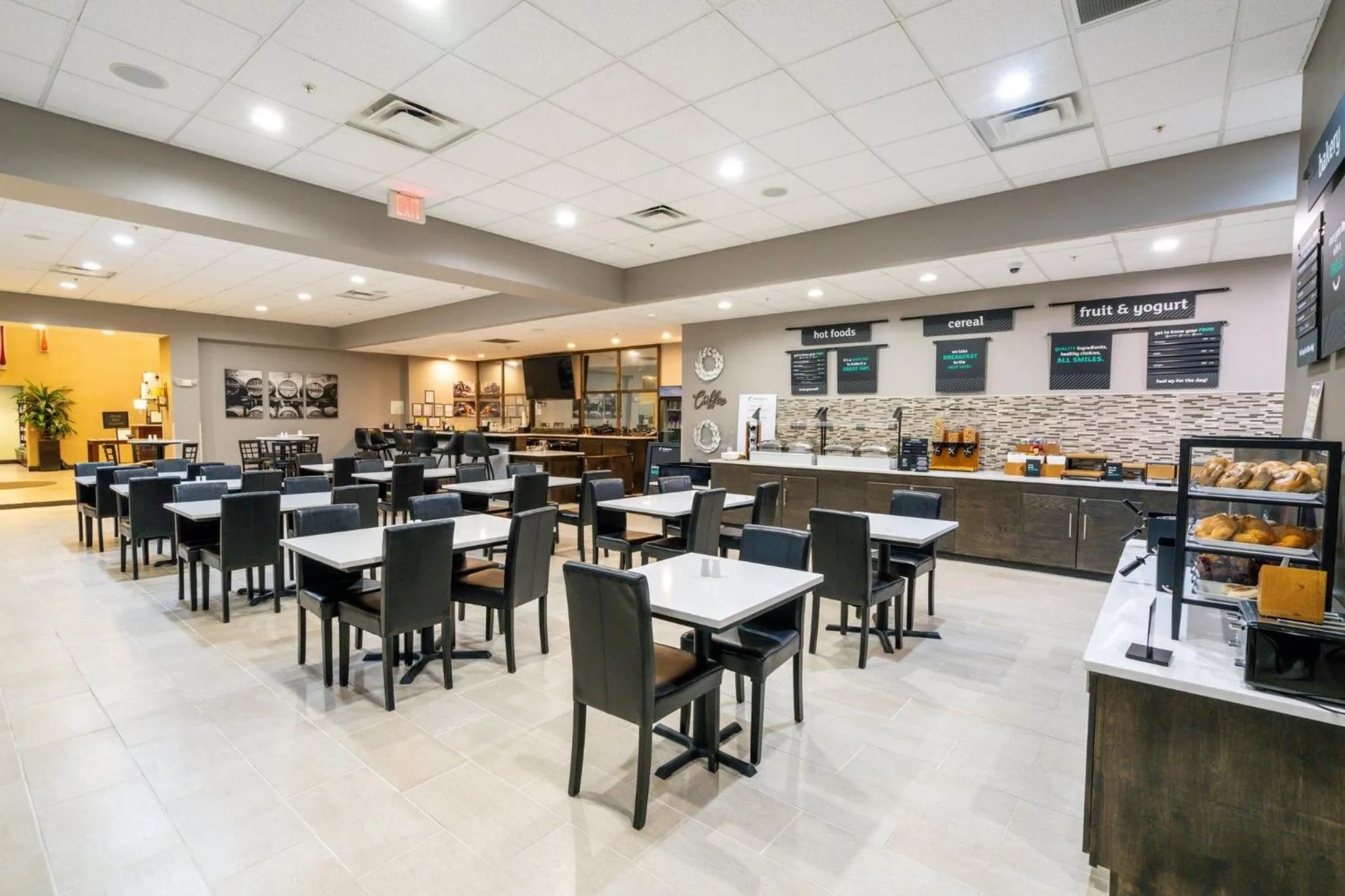 Restaurant/places to eat in Holiday Inn Murfreesboro by IHG