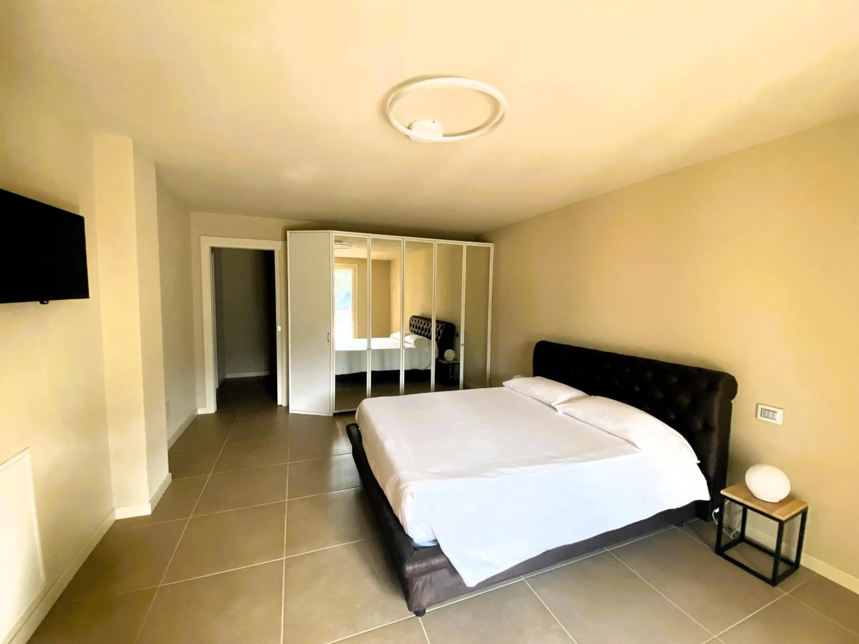 Bed in Vela di Soleville camere con e senza vista lago con ristorante & pizzeria