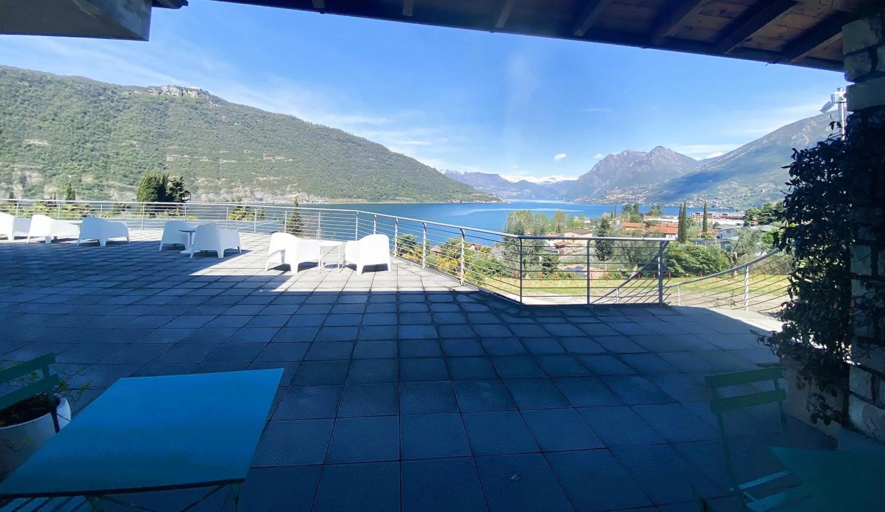 Vela di Soleville camere con e senza vista lago con ristorante & pizzeria