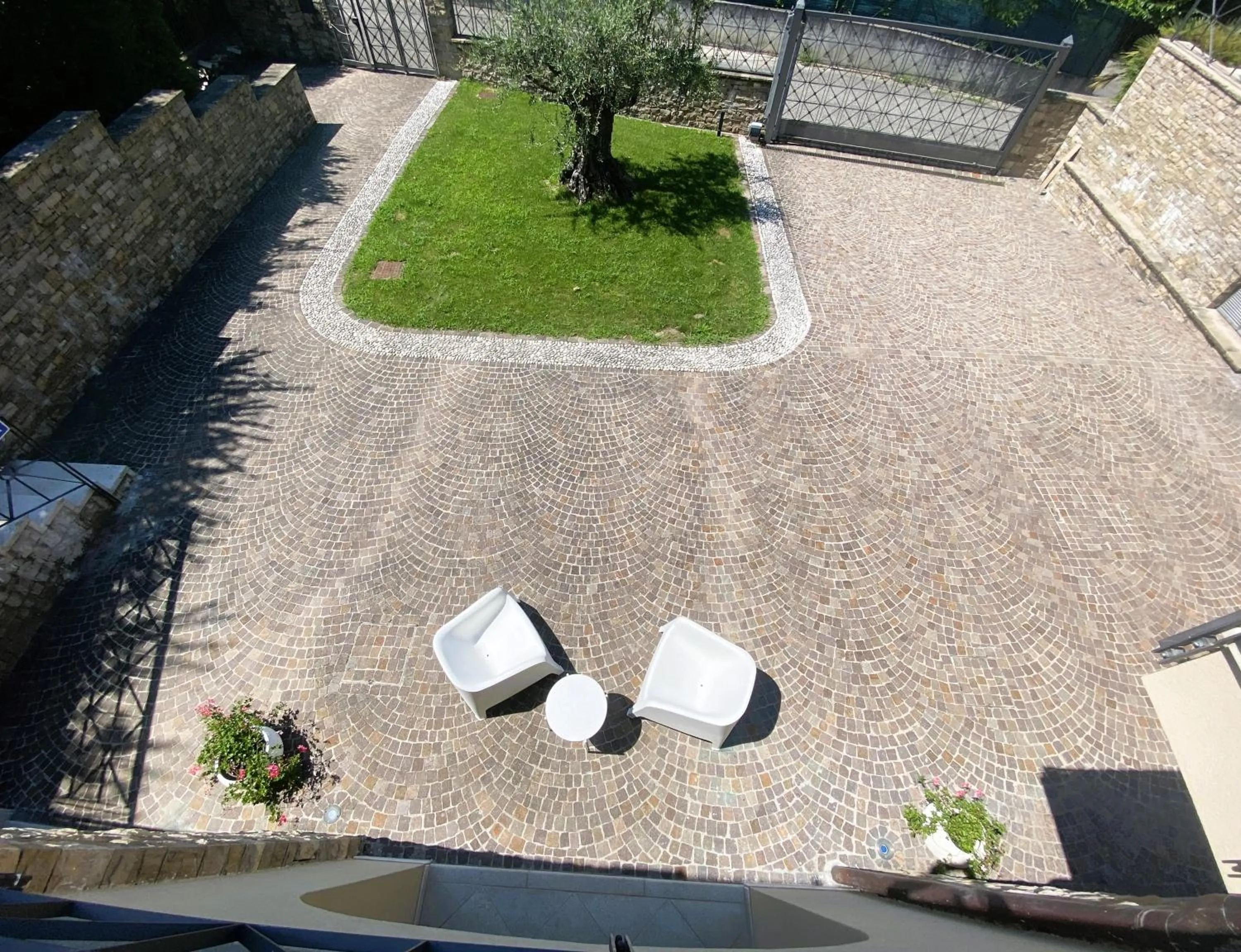 Vela di Soleville camere con e senza vista lago con ristorante & pizzeria