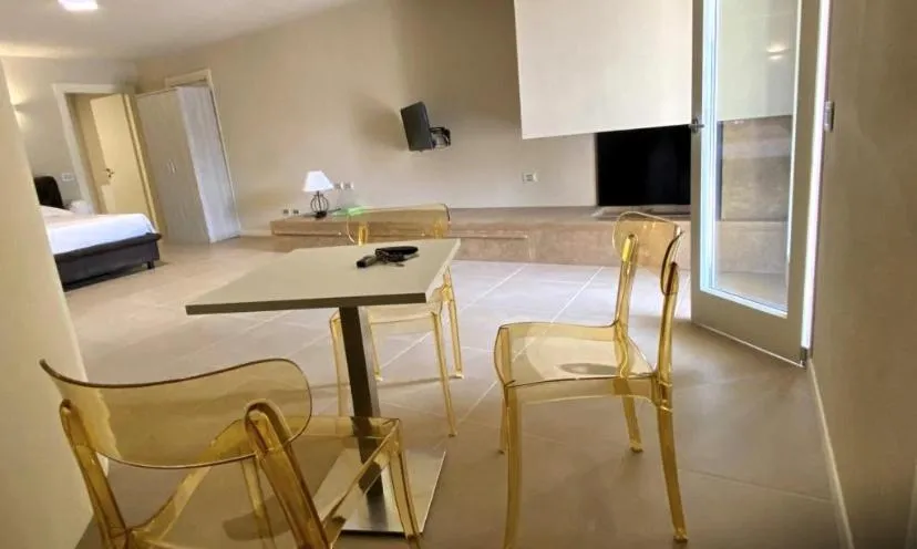 Vela di Soleville camere con e senza vista lago con ristorante & pizzeria