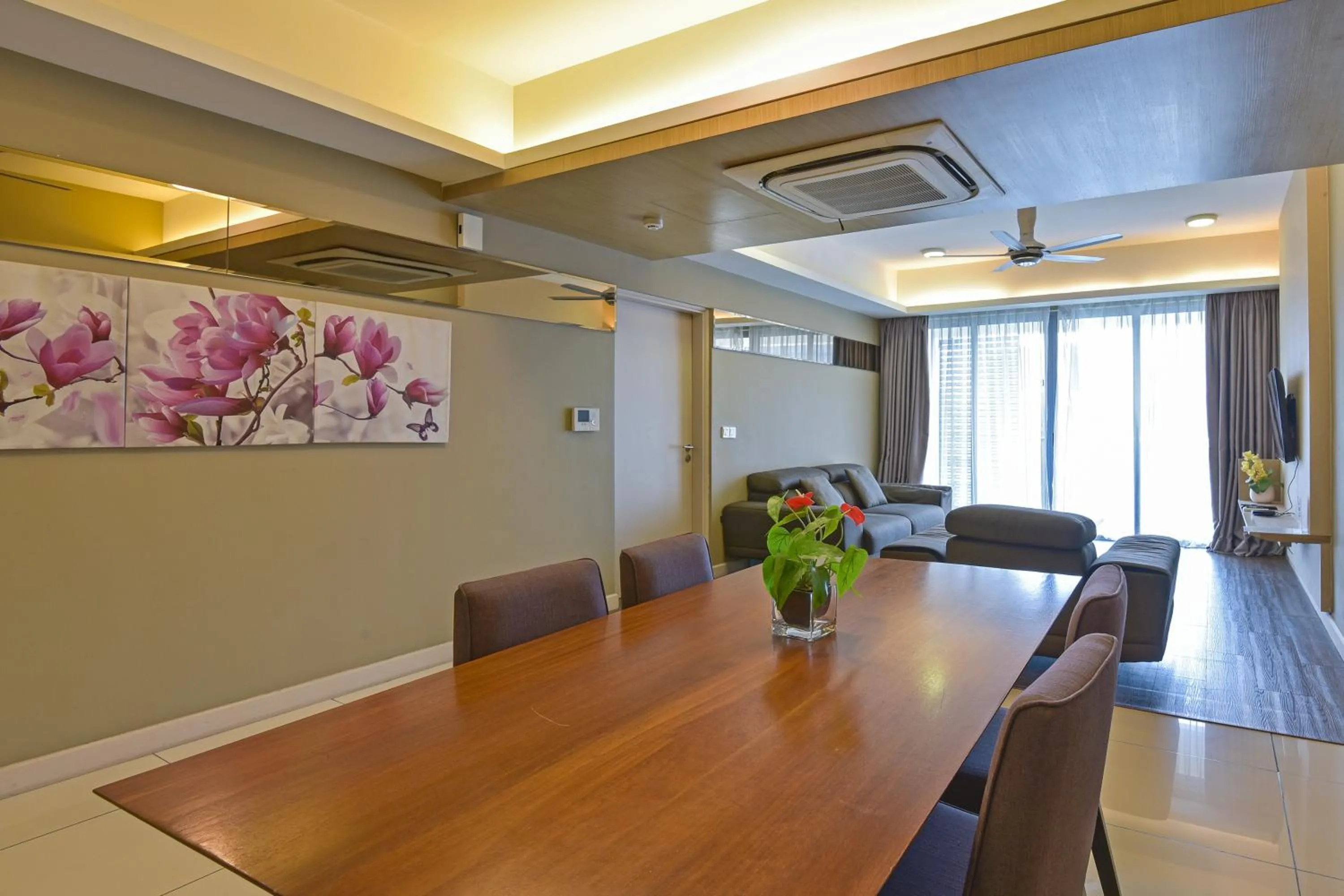 Living room in Sunday Hotel Near Petronas Twin Tower Formerly Suasana Suites