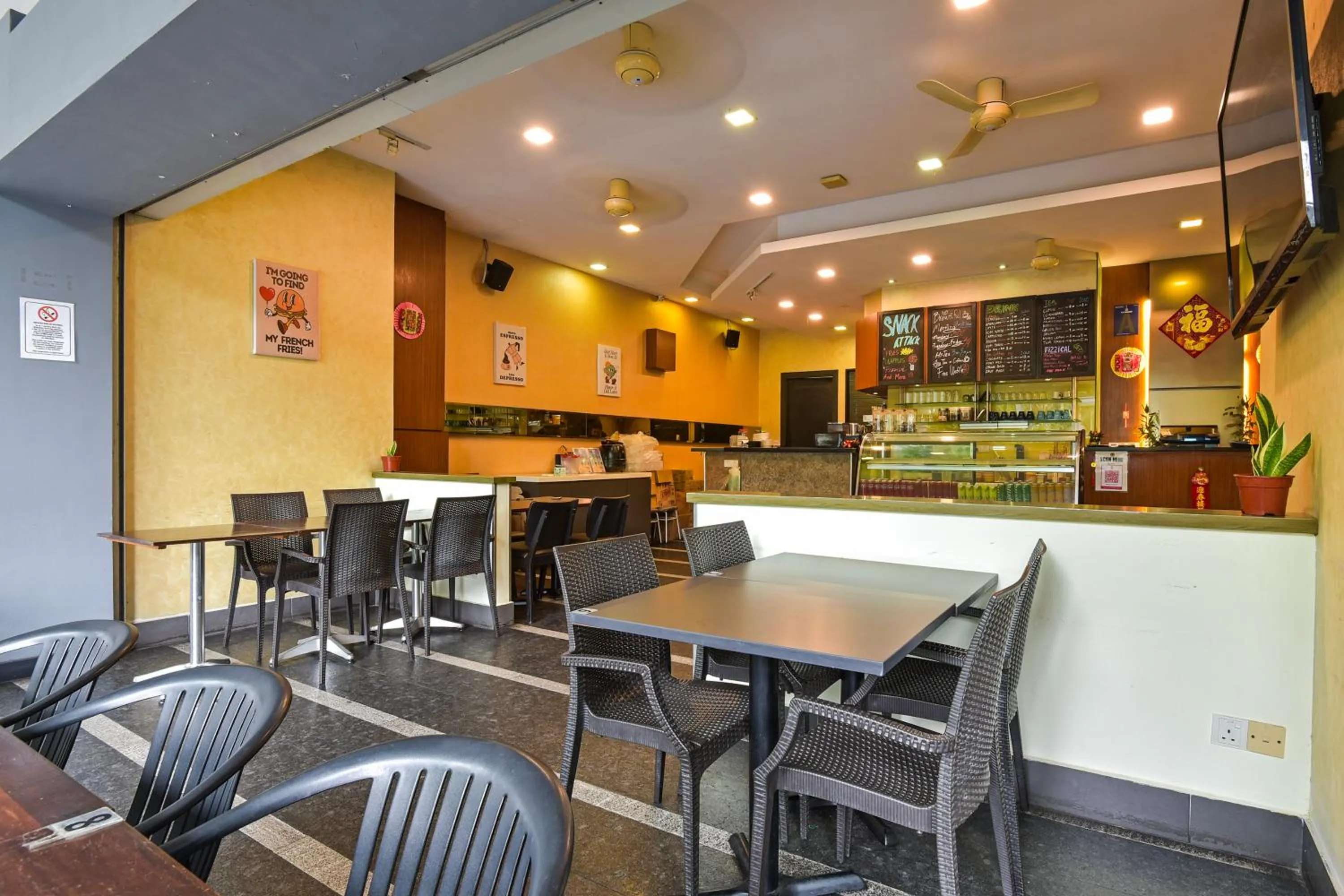 Restaurant/places to eat in Sunday Hotel Near Petronas Twin Tower Formerly Suasana Suites