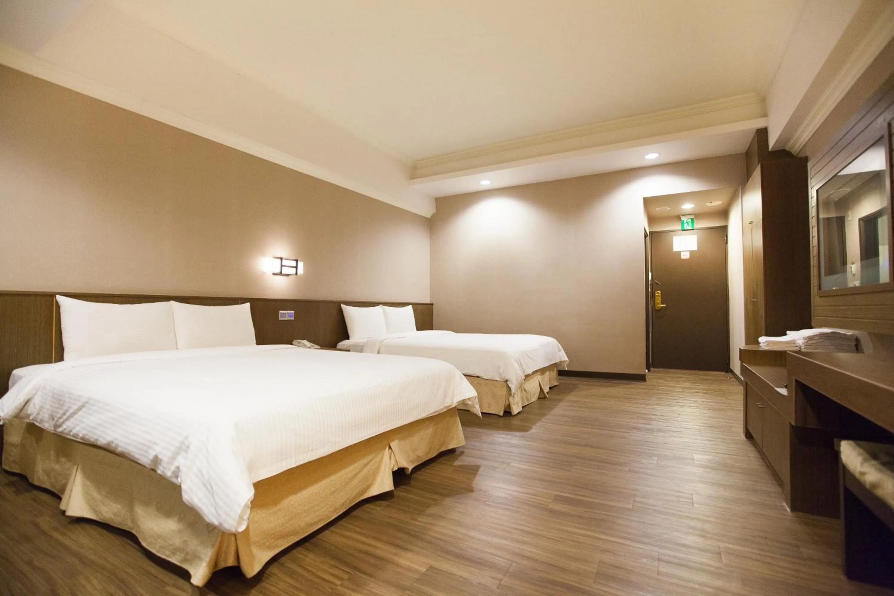Photo of the whole room, Bed in F Hotel - Chiayi - Pet-friendly