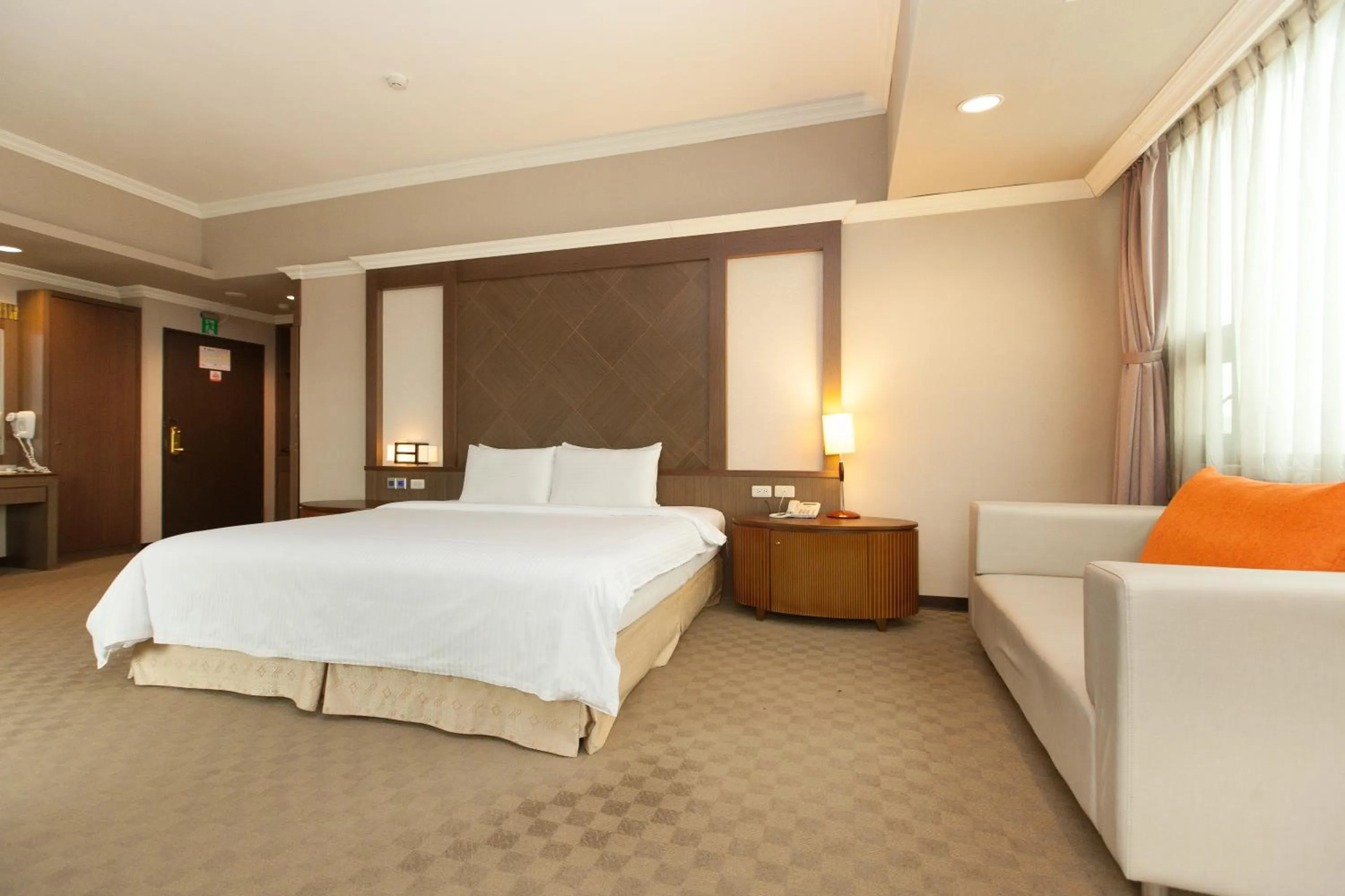Photo of the whole room, Bed in F Hotel - Chiayi - Pet-friendly