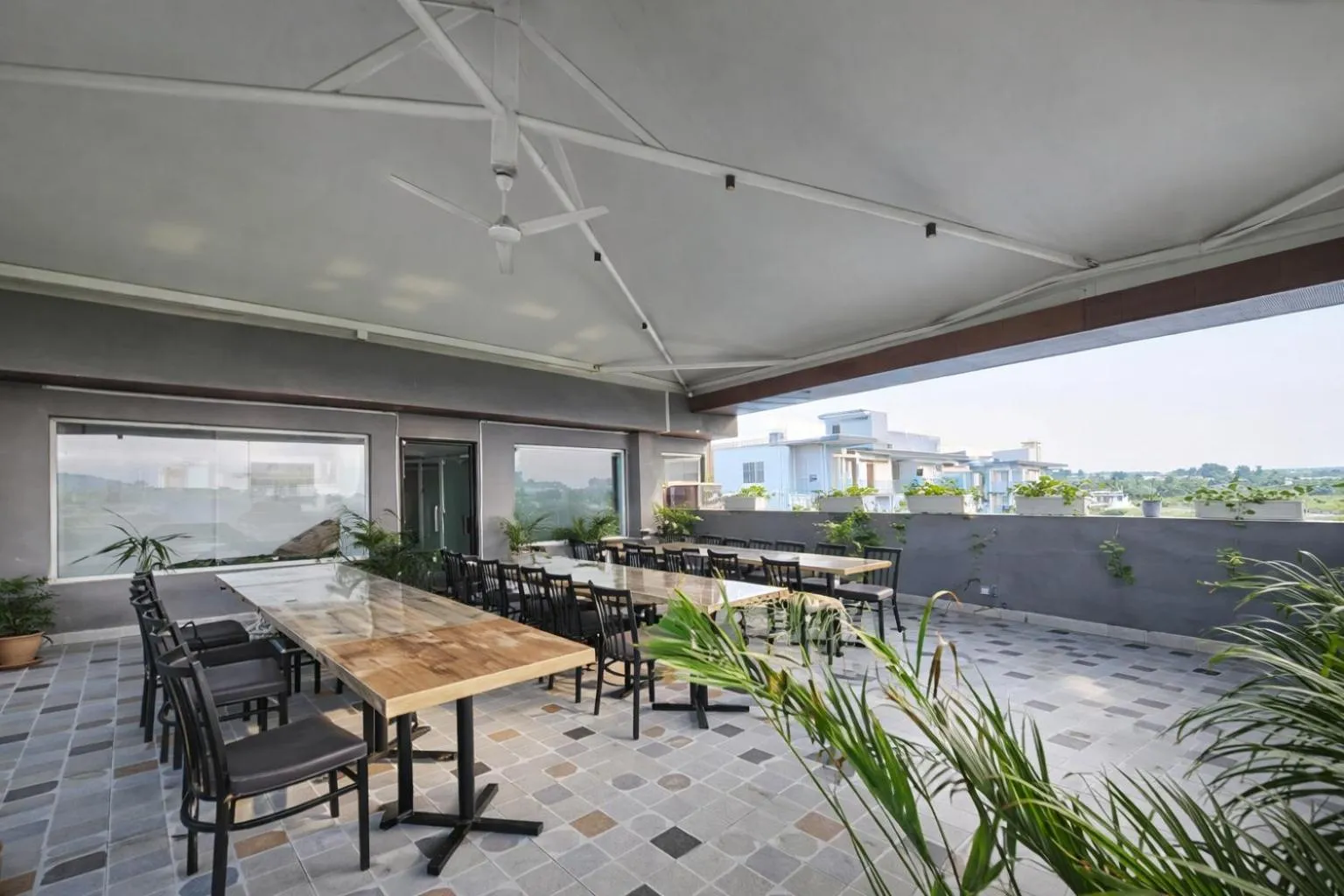 Restaurant/places to eat in Hotel Carnival , Vijay Nagar Indore