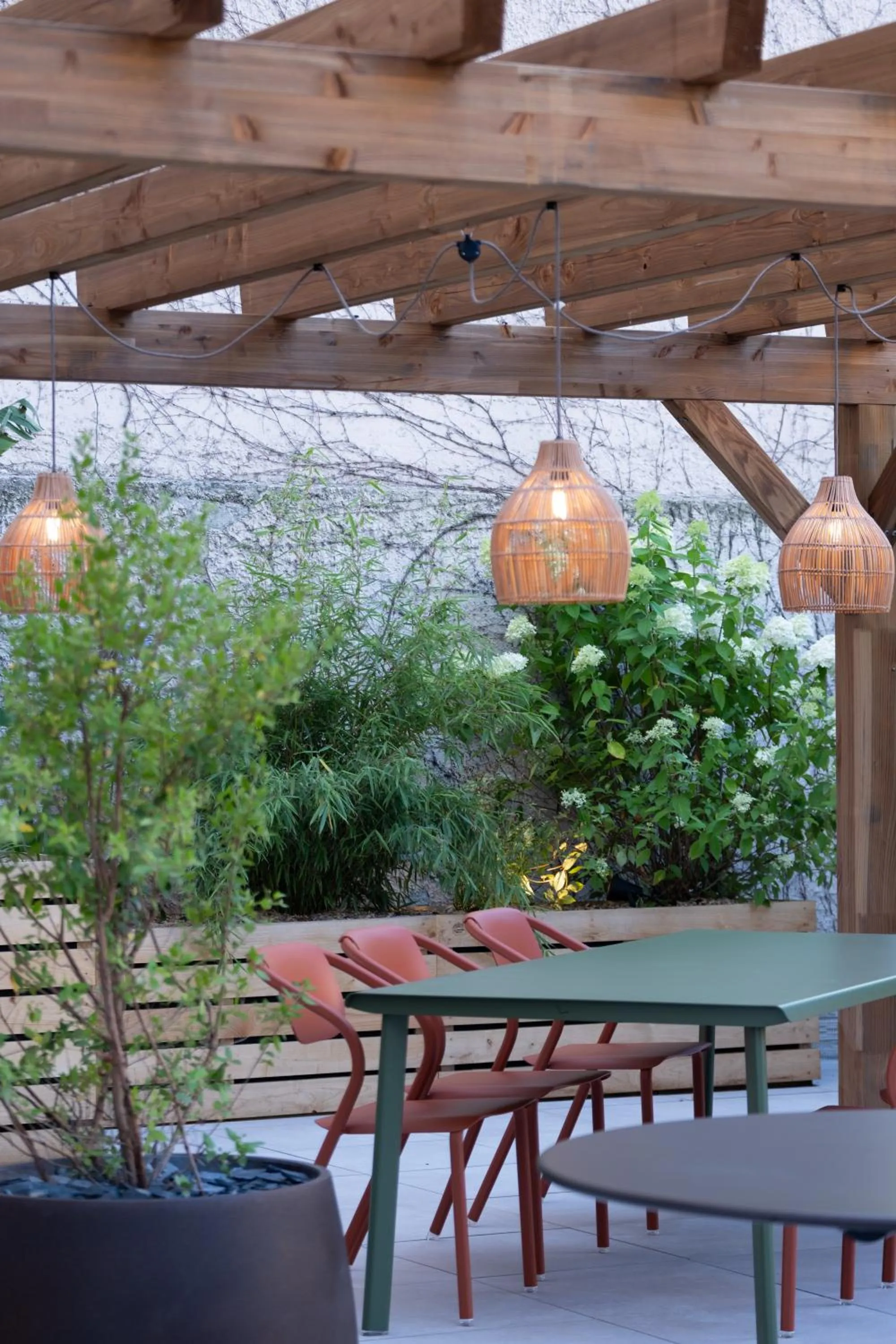 Garden in Hotel Oceania Lyon