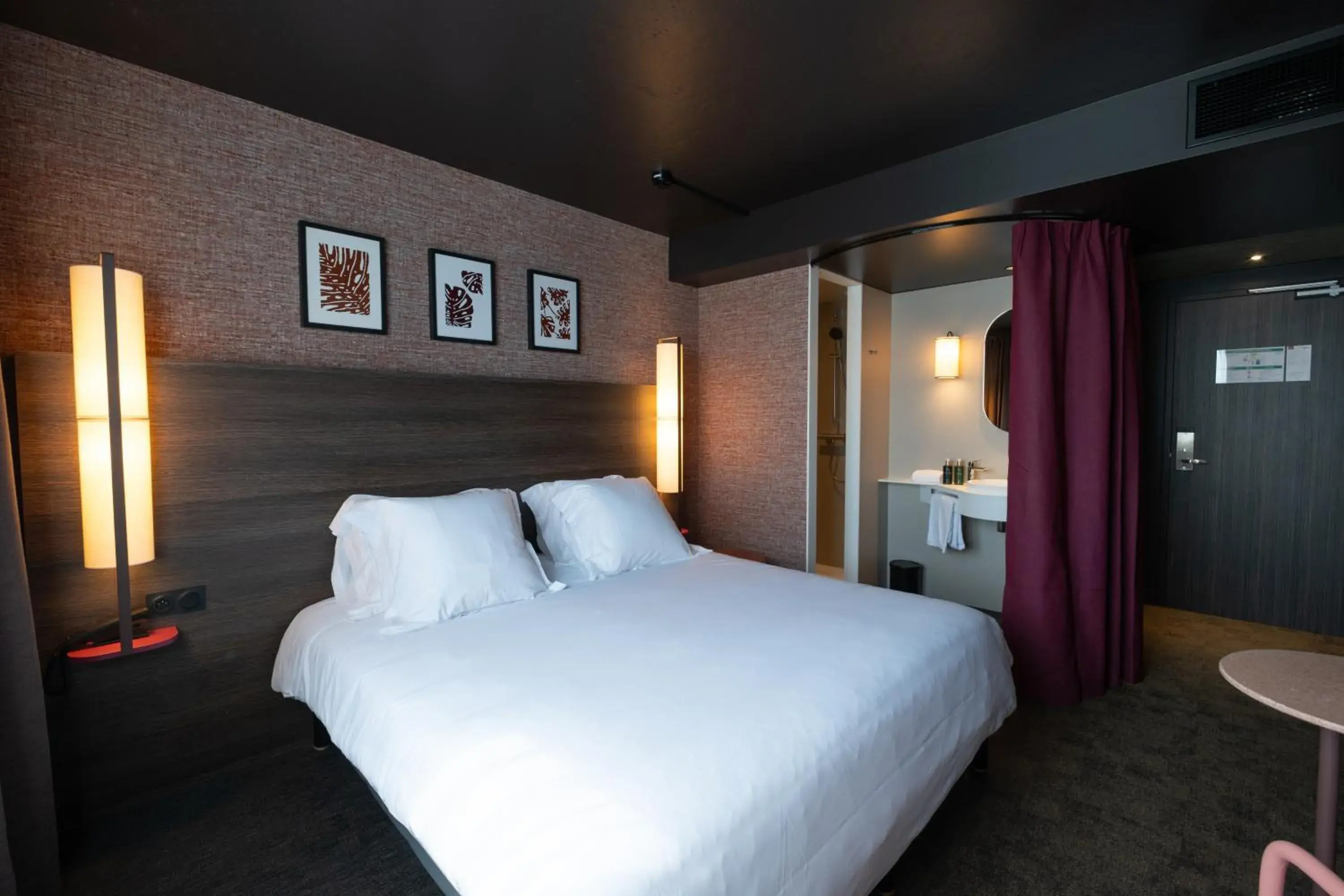 Double Room in Hotel Oceania Lyon Double Room in Hotel Oceania Lyon