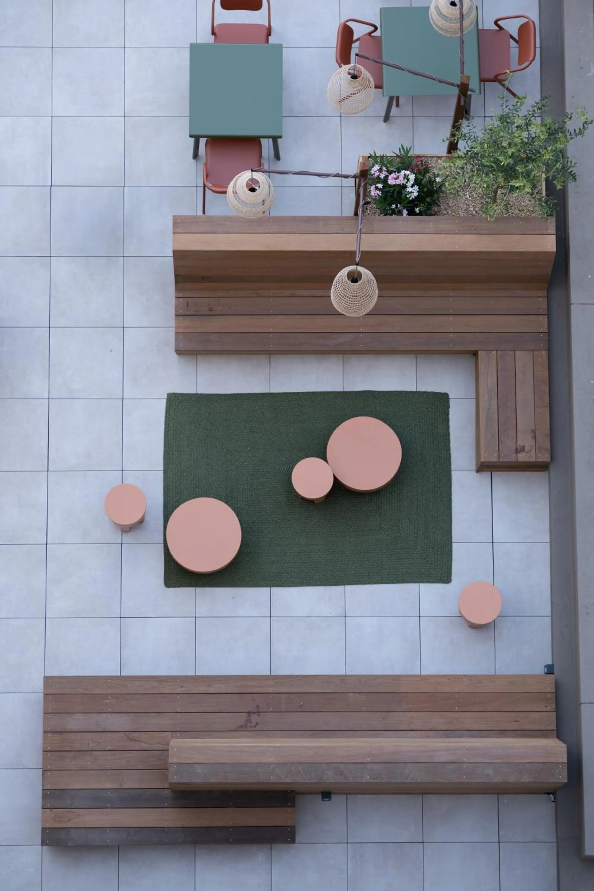 Patio in Hotel Oceania Lyon