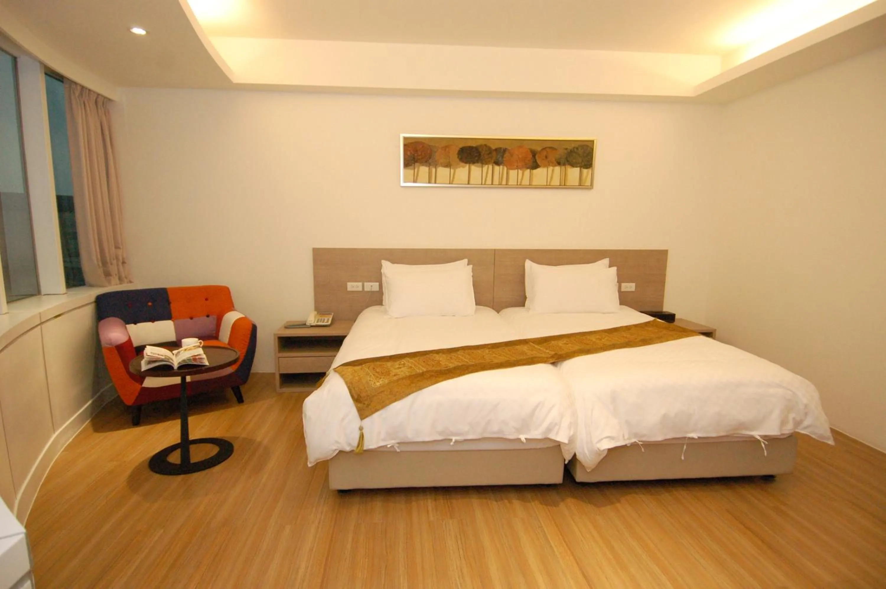 Bedroom, Bed in Season 5 Inn