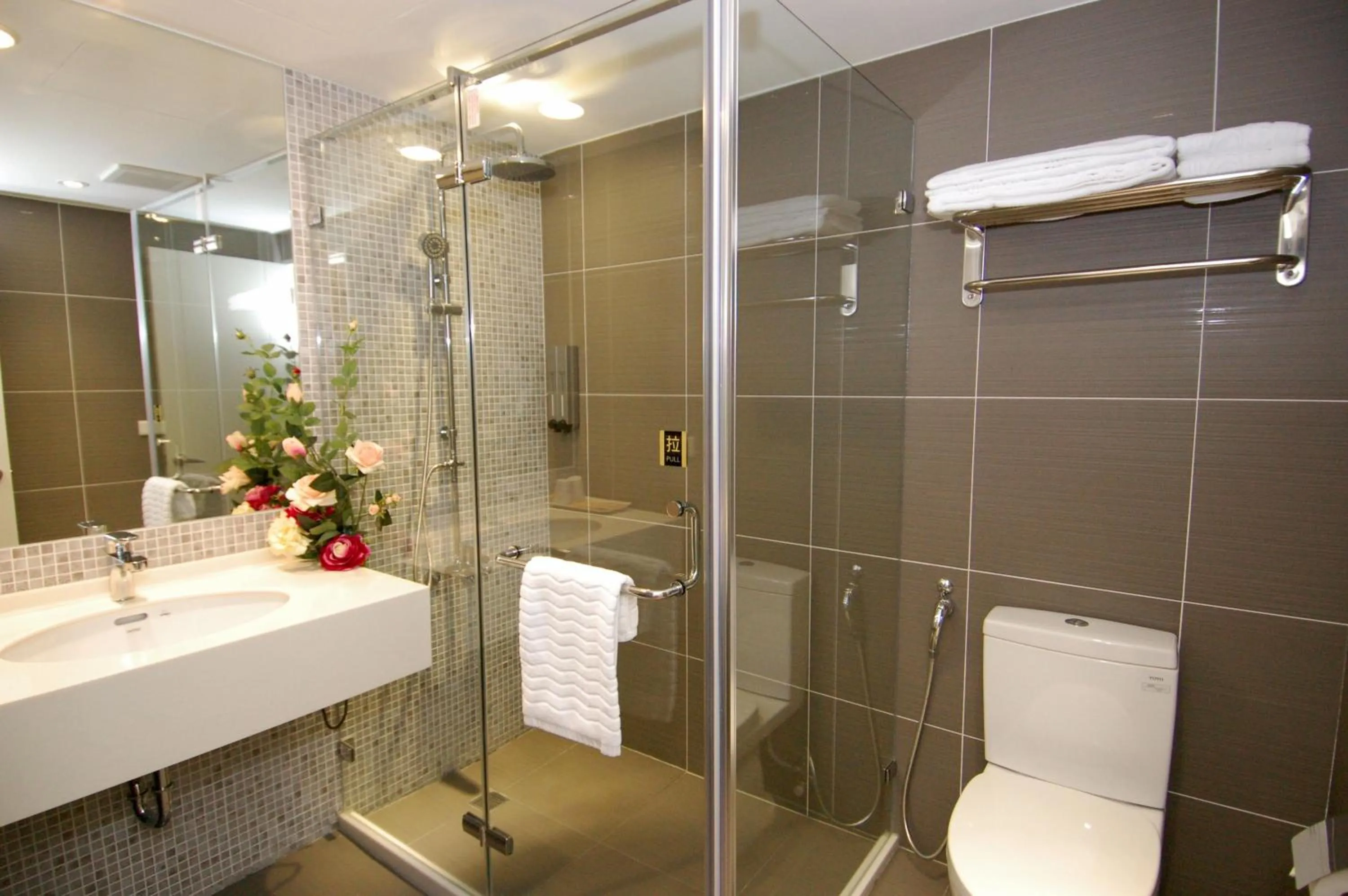 Bathroom in Season 5 Inn