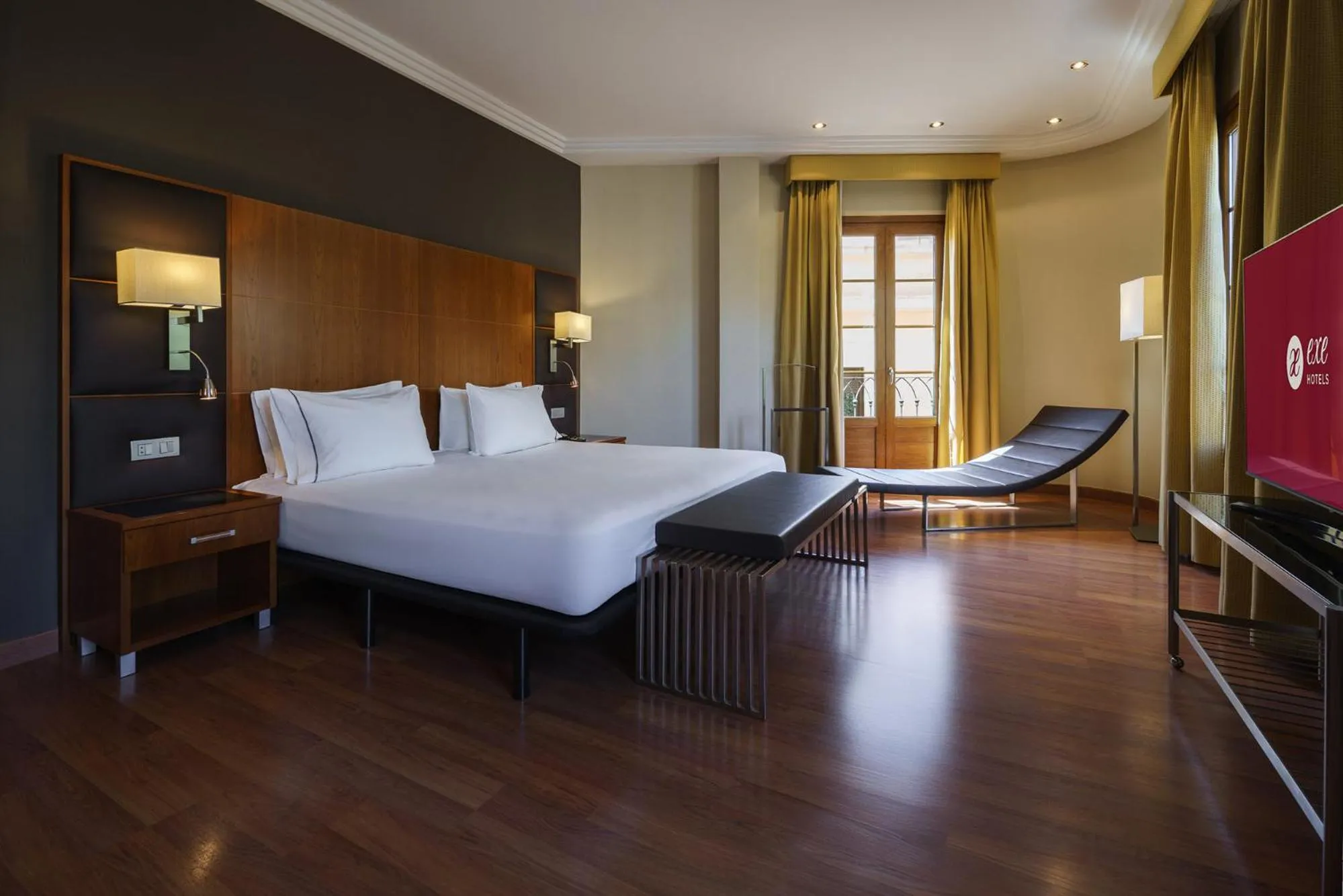 Bed in Exe Almería Centro