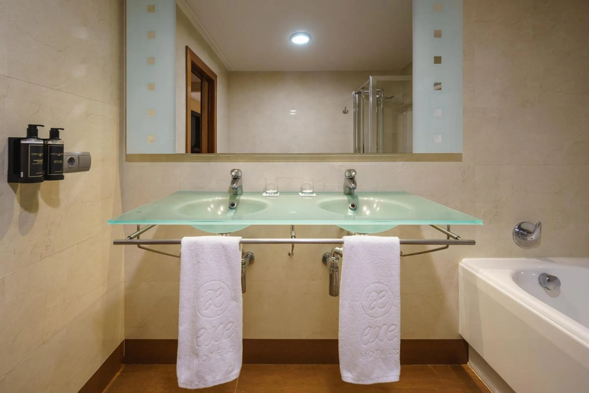 Bathroom in Exe Almería Centro