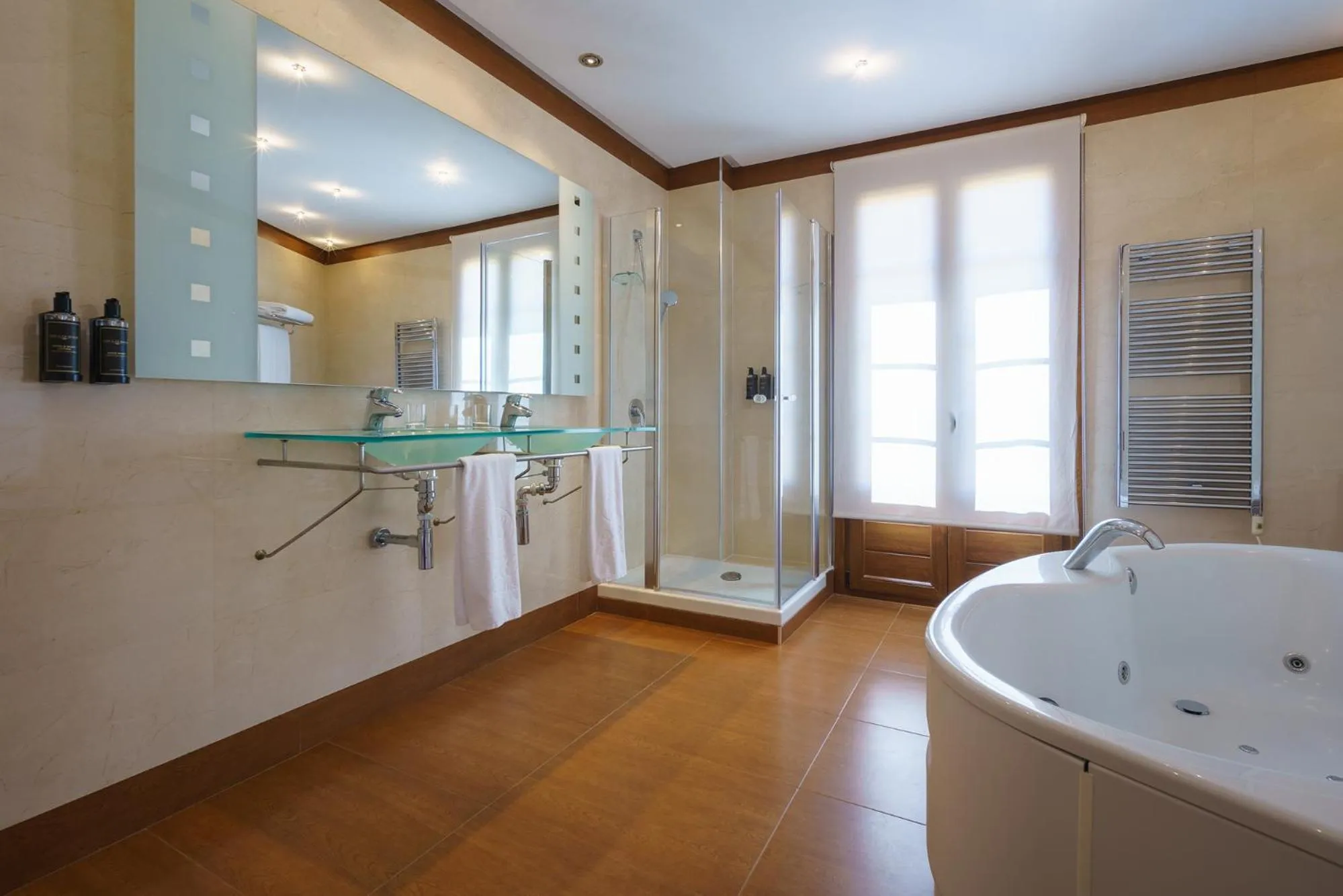 Hot Tub in Exe Almería Centro