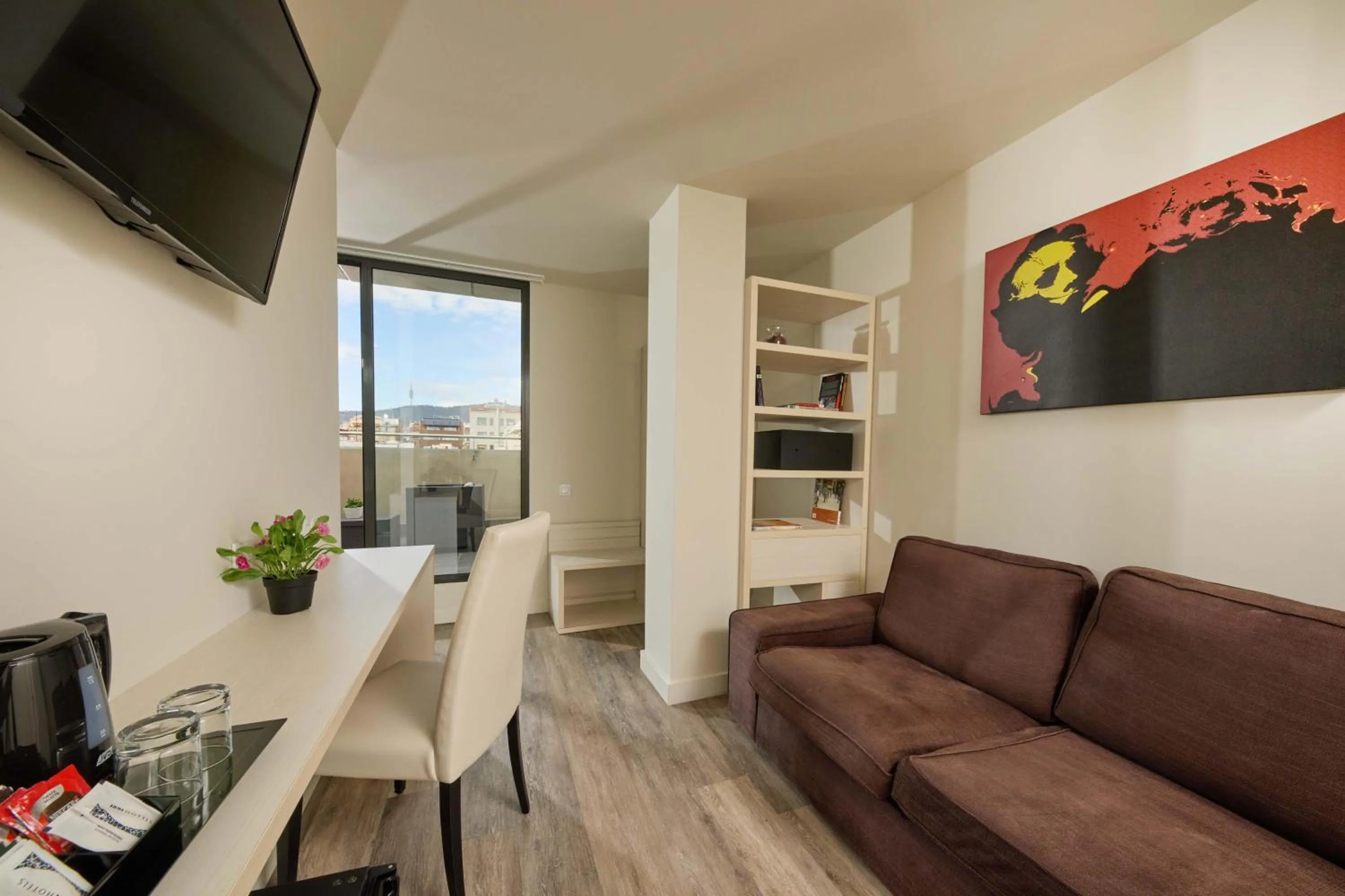 Photo of the whole room in 1881 Barcelona Rosellón Hotel