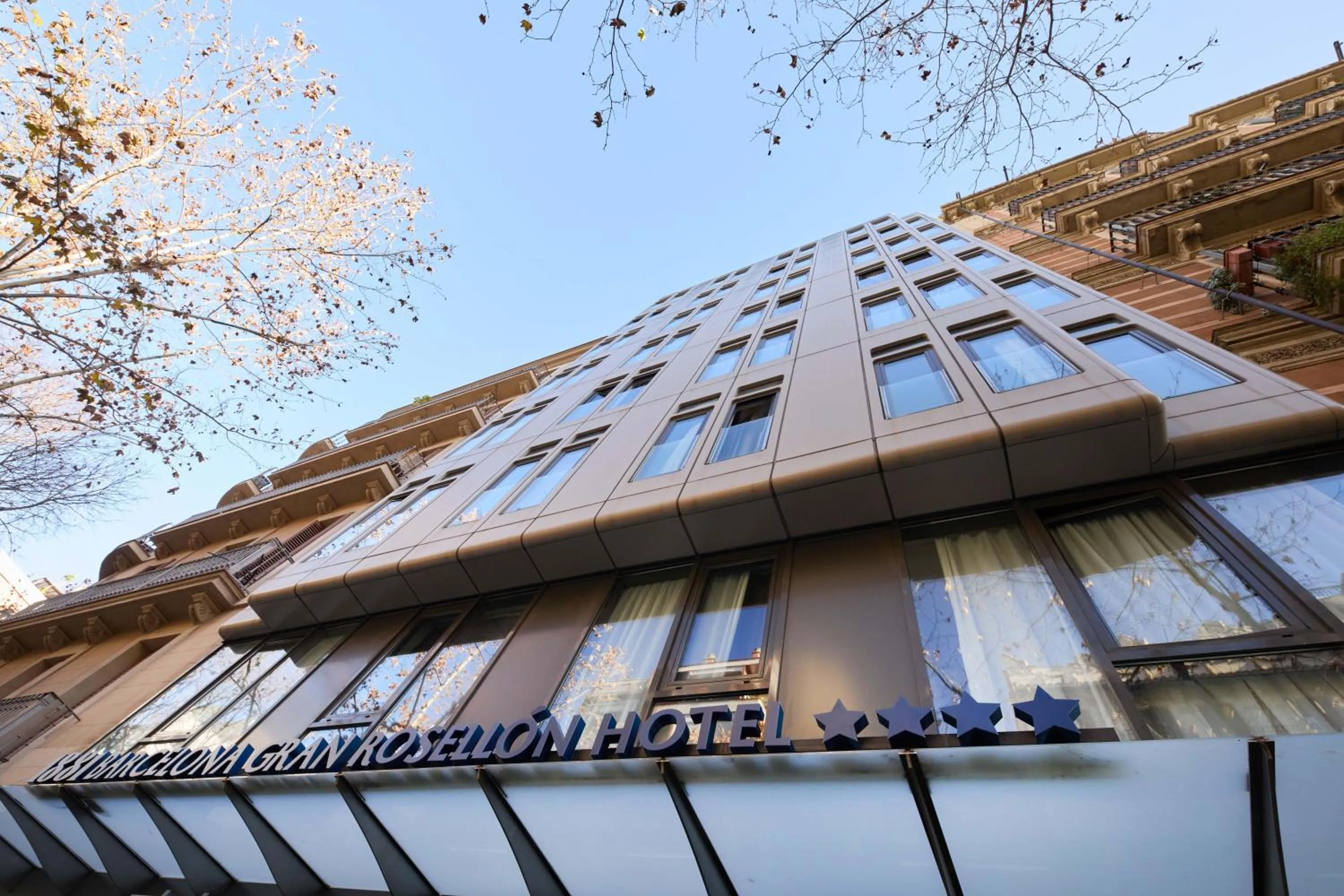 Property building in 1881 Barcelona Rosellón Hotel