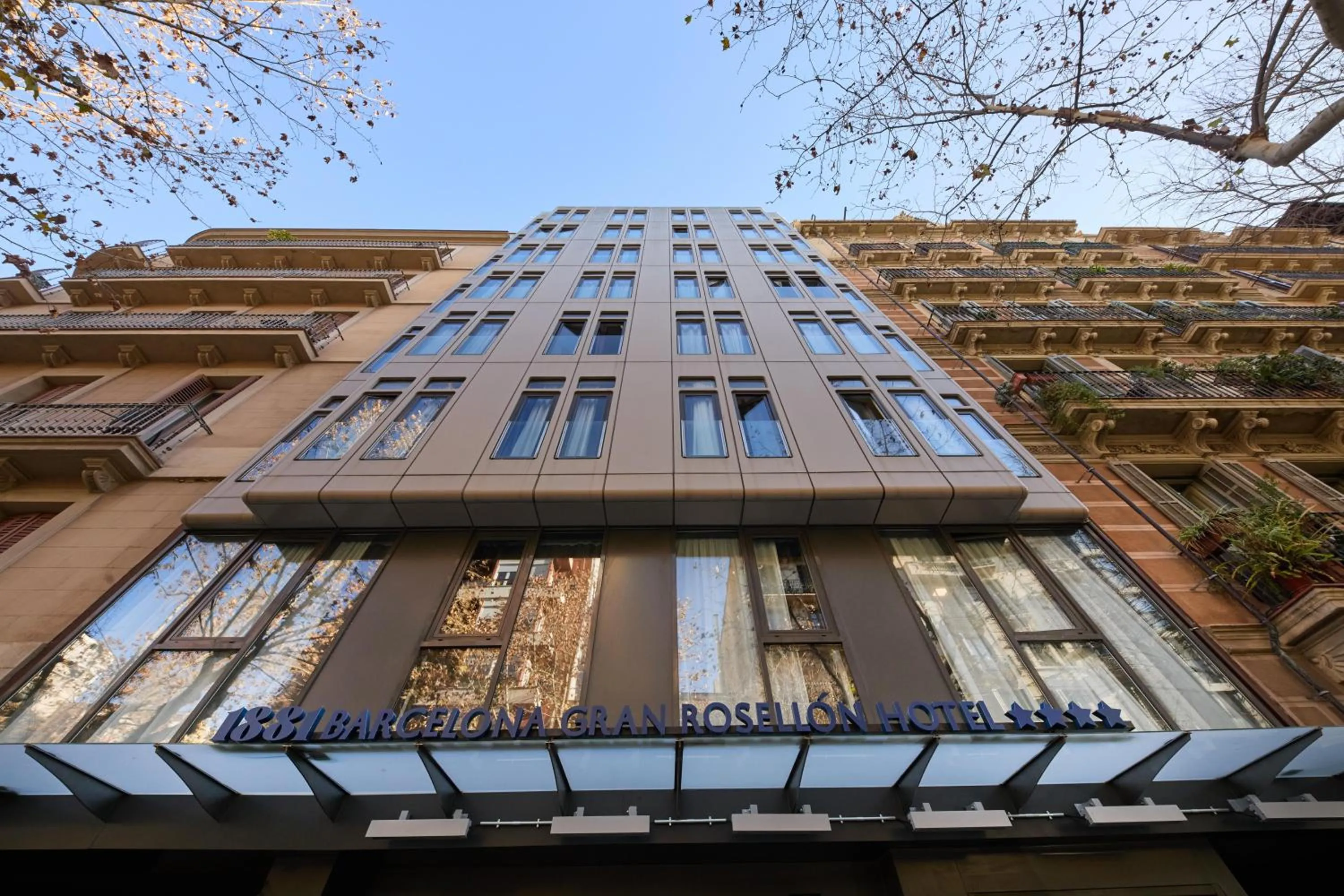 Property building in 1881 Barcelona Rosellón Hotel