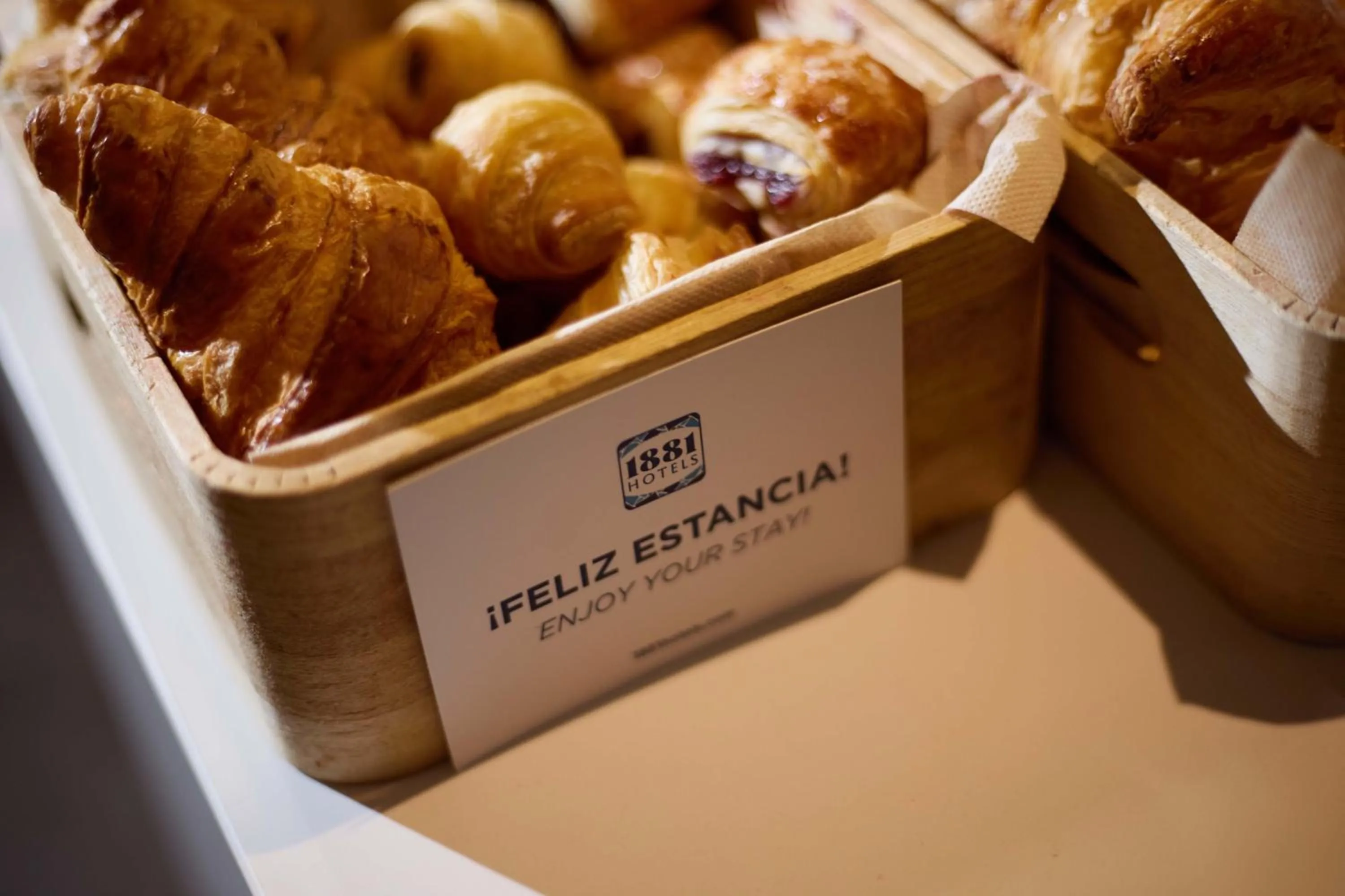 Restaurant/places to eat in 1881 Barcelona Rosellón Hotel