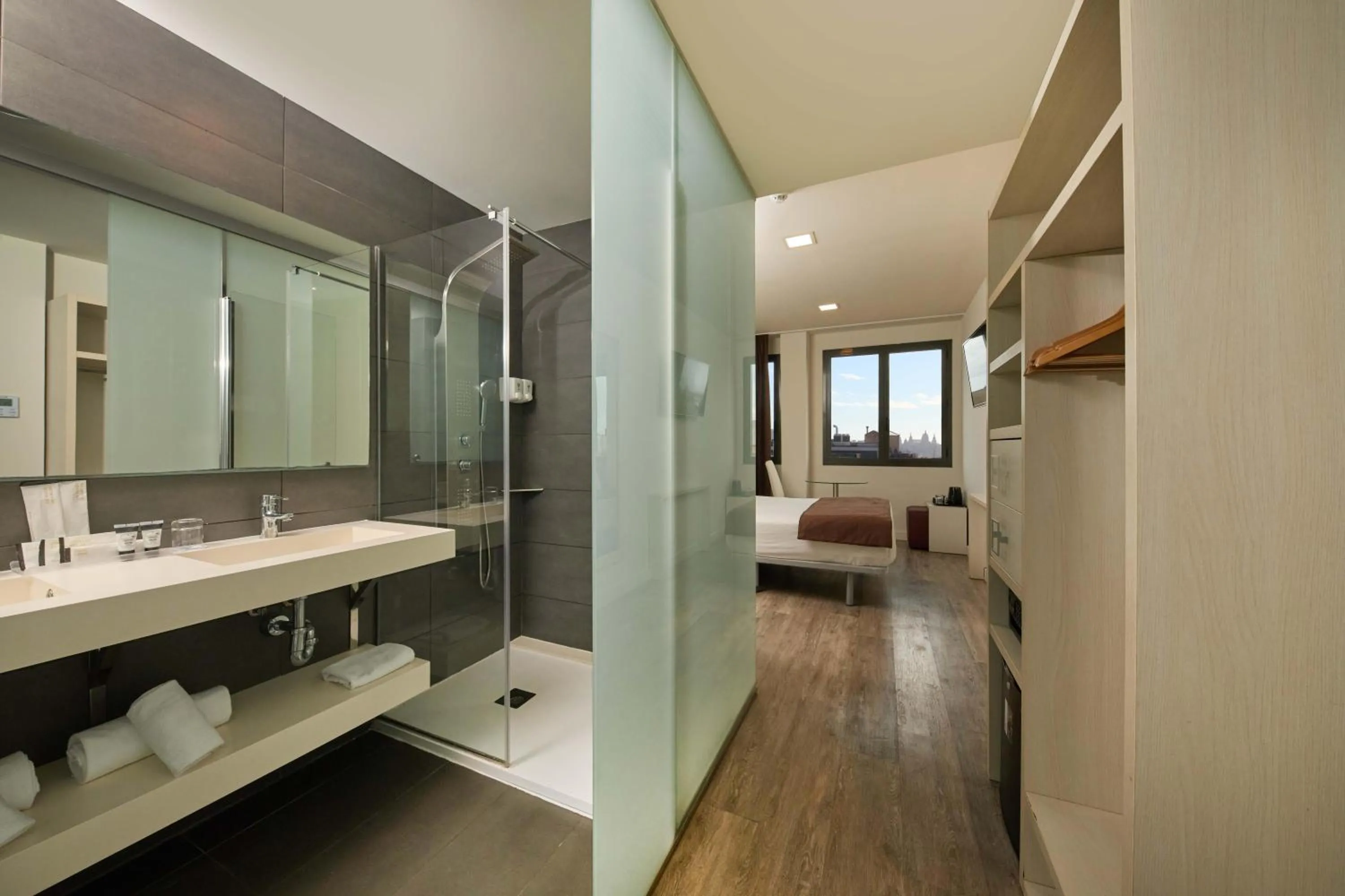 Bathroom in 1881 Barcelona Rosellón Hotel