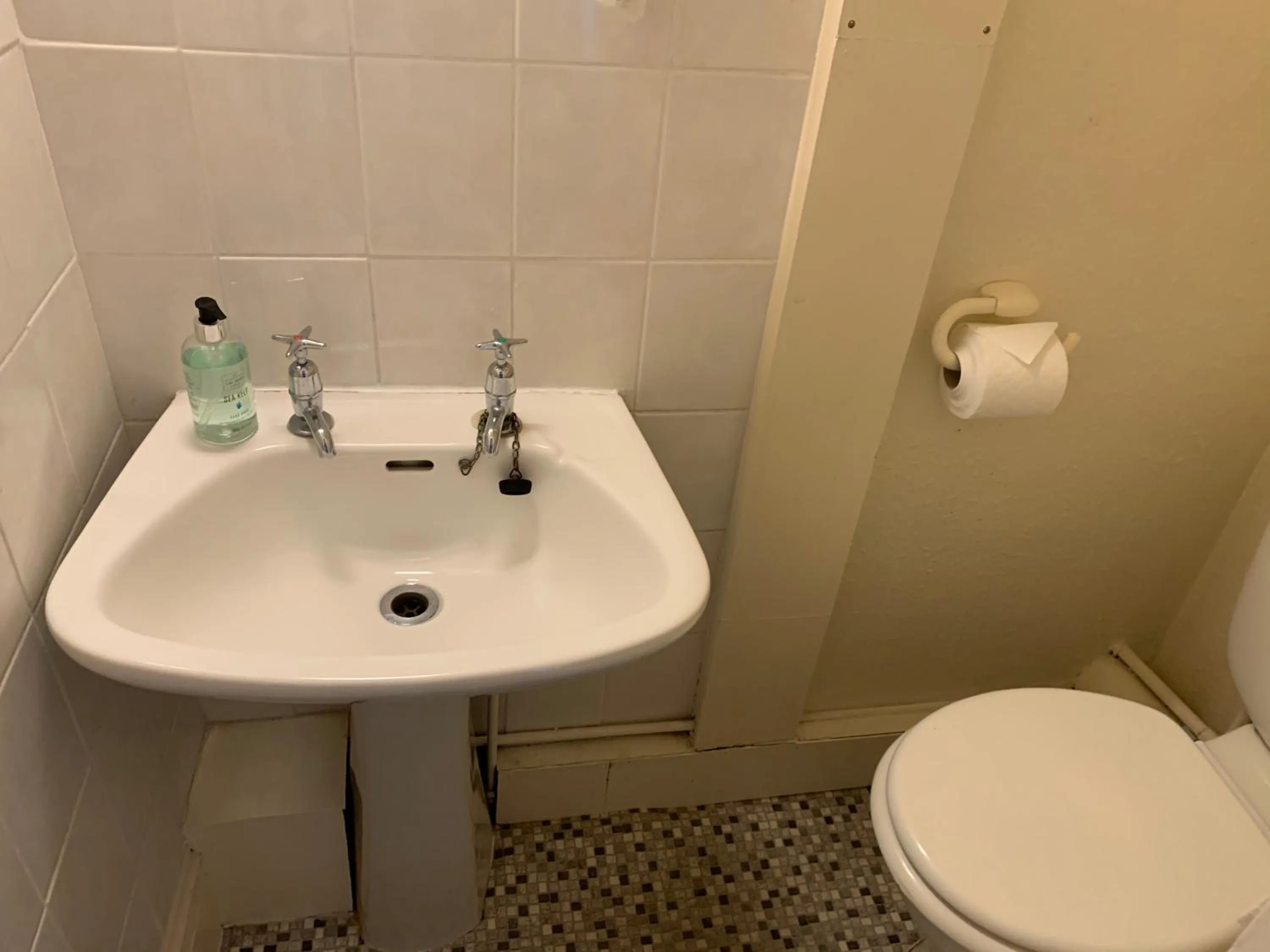 Toilet in Sharn Bek Hotel