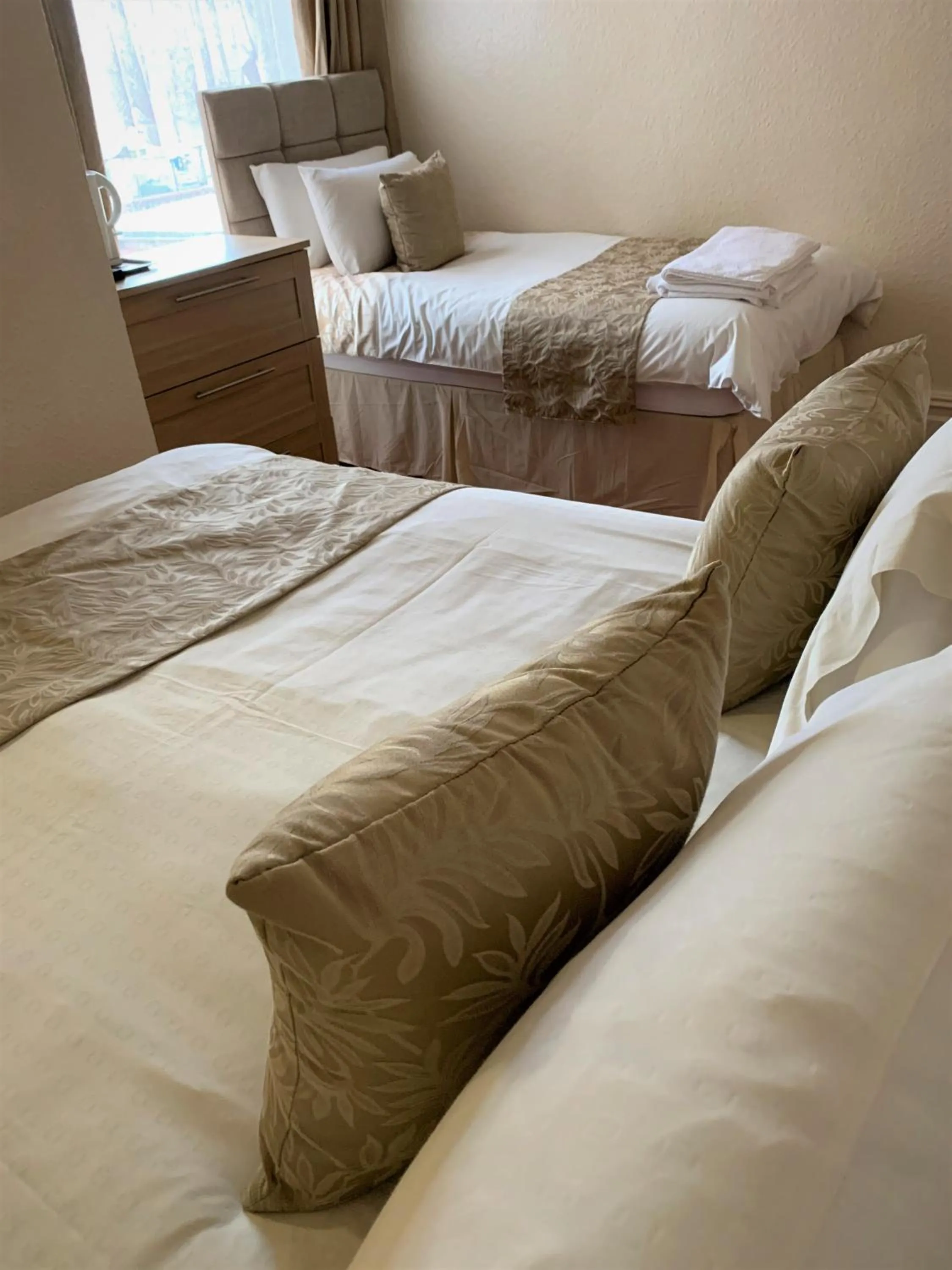 Bed in Sharn Bek Hotel