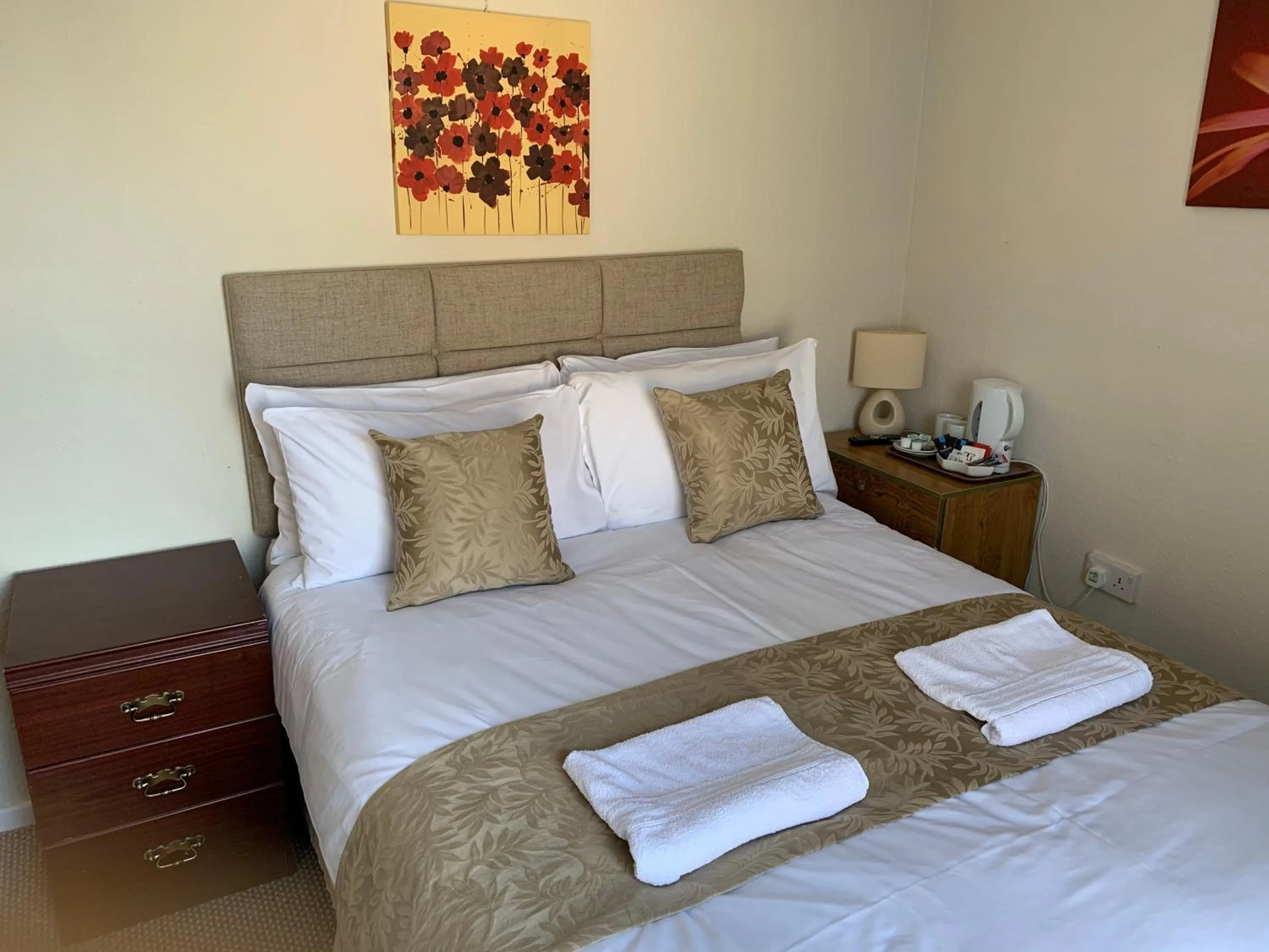 Bed in Sharn Bek Hotel