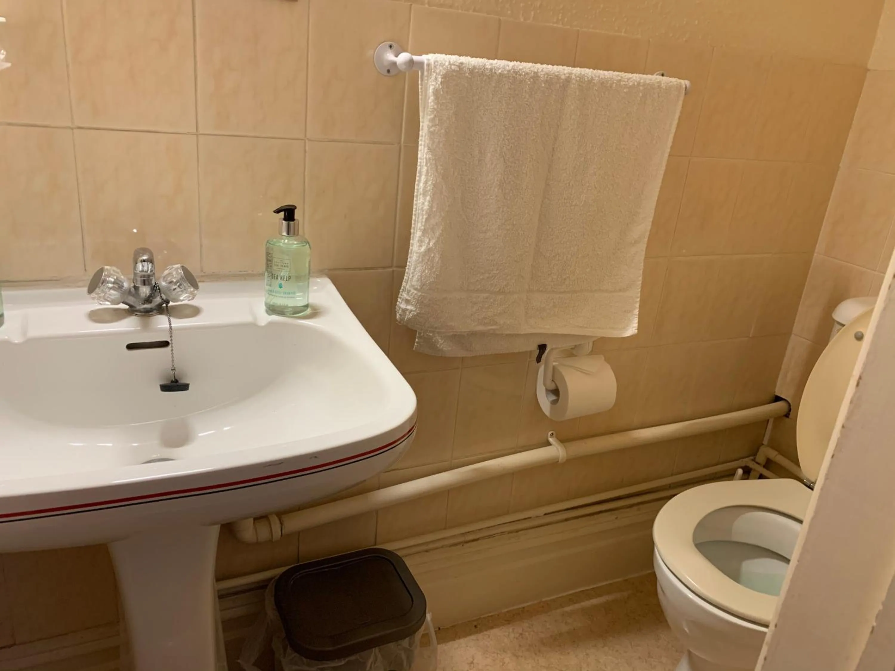 Toilet in Sharn Bek Hotel