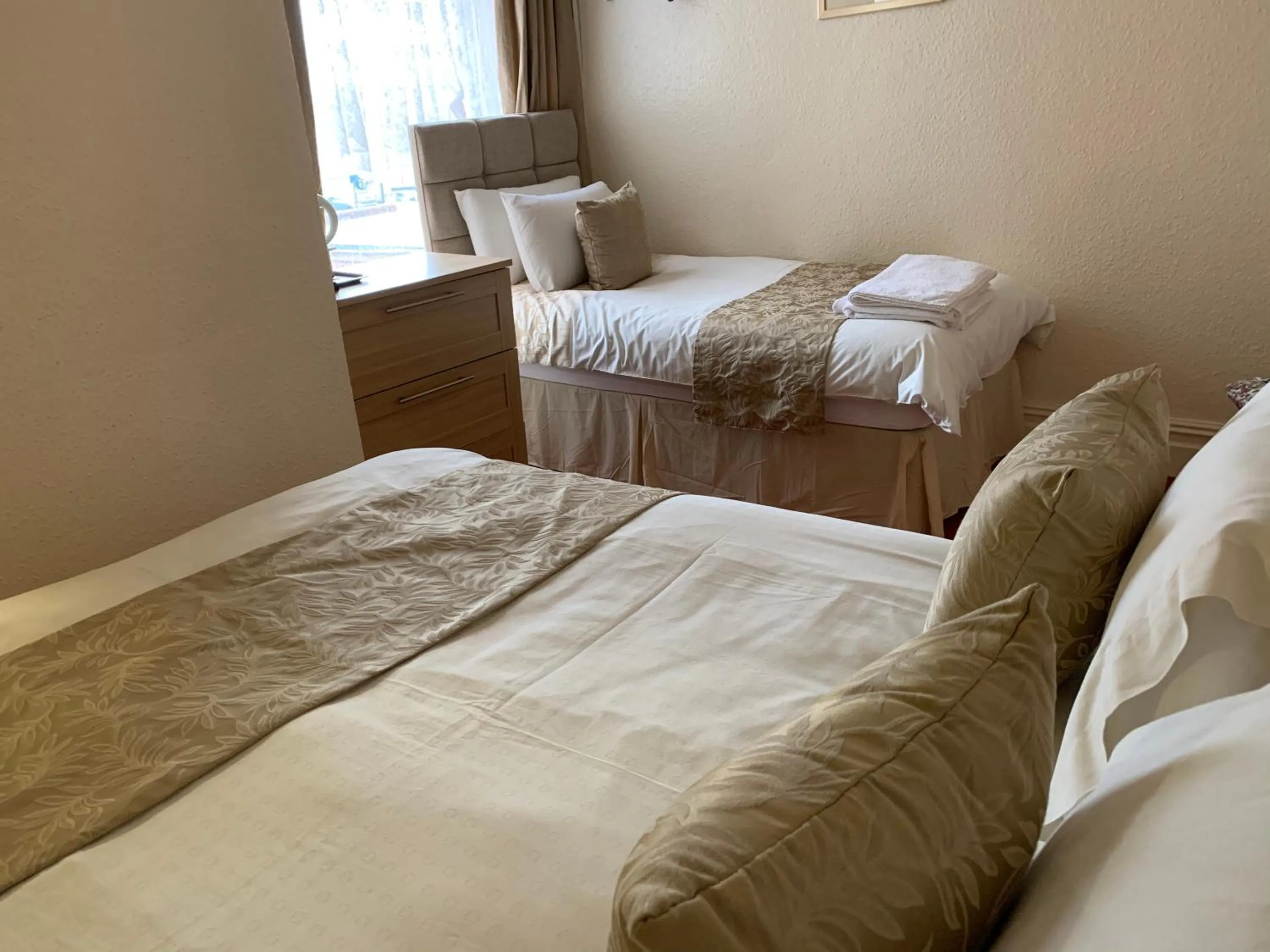 Bed in Sharn Bek Hotel