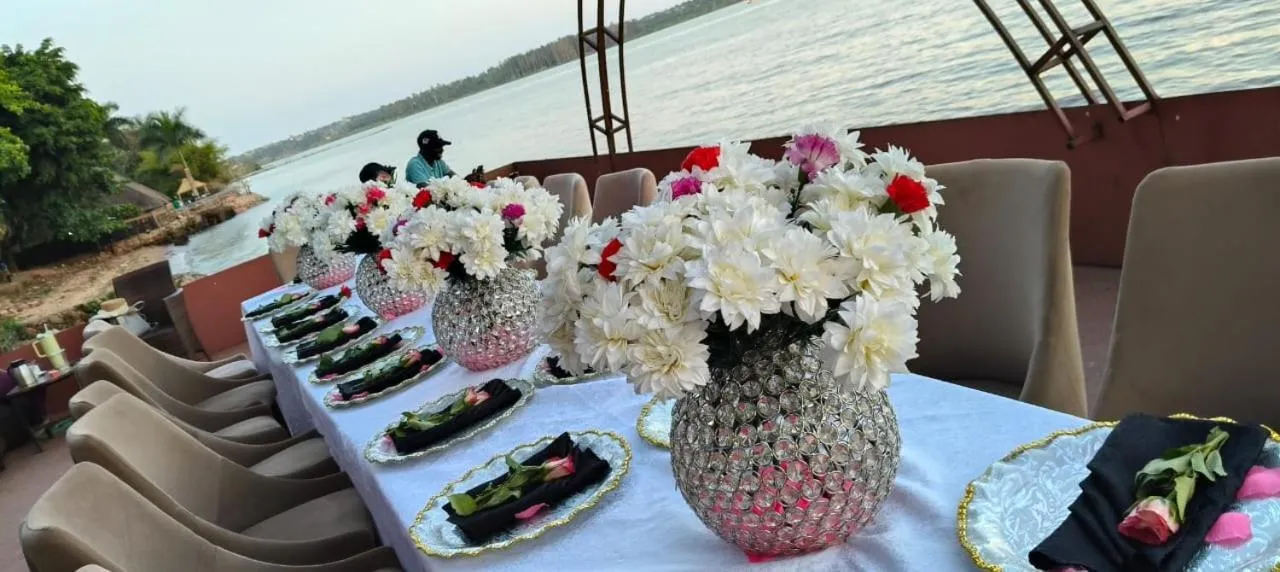 Saffron Beach Bistro and Cottages