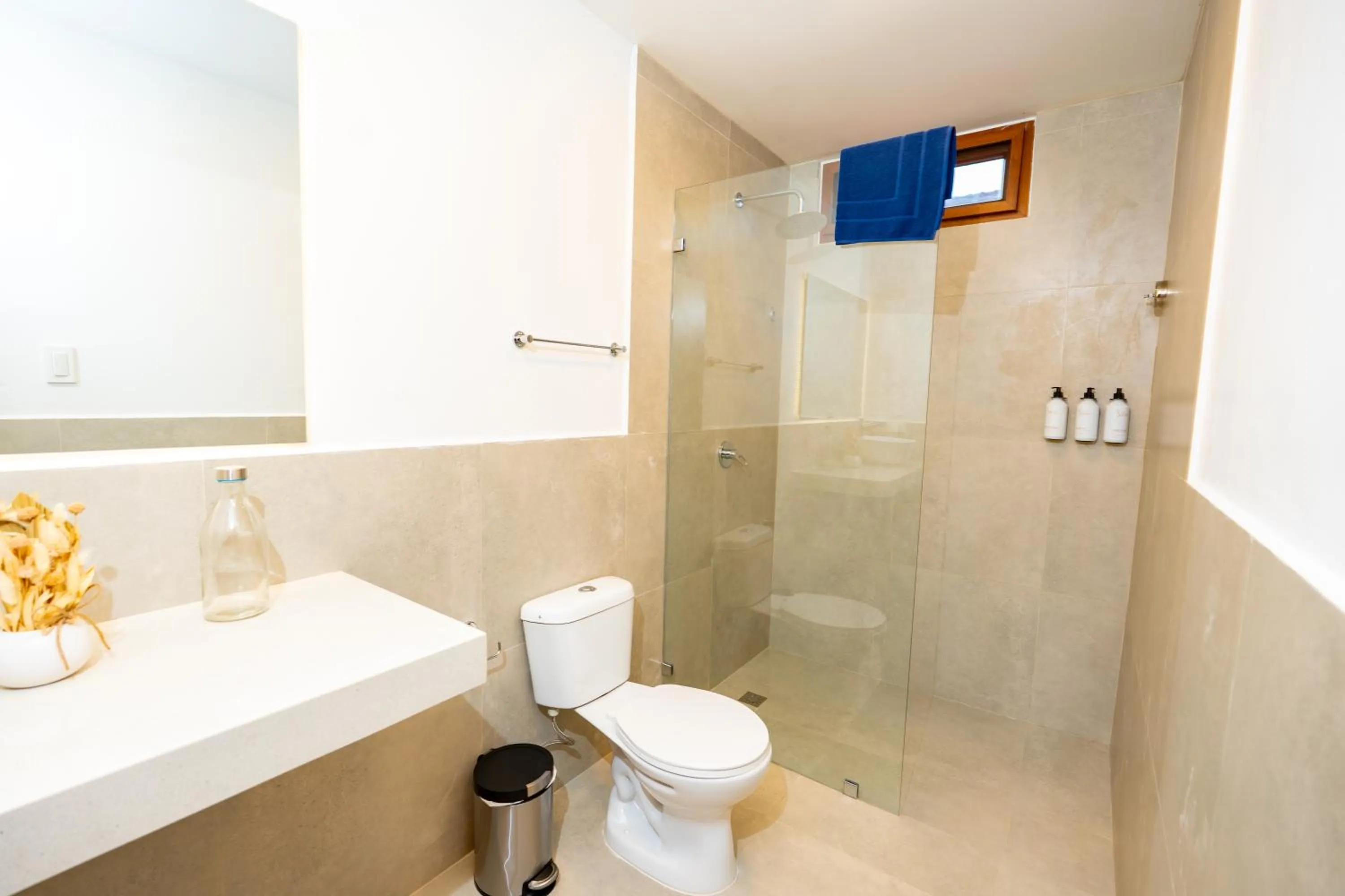 Bathroom in El Barranco Galapagos