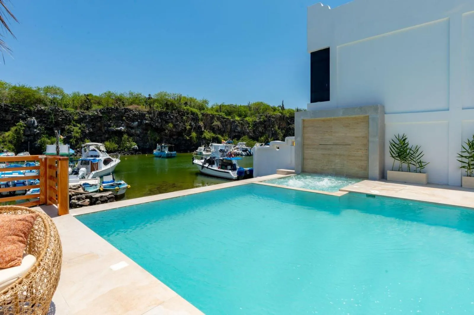 Pool view in El Barranco Galapagos