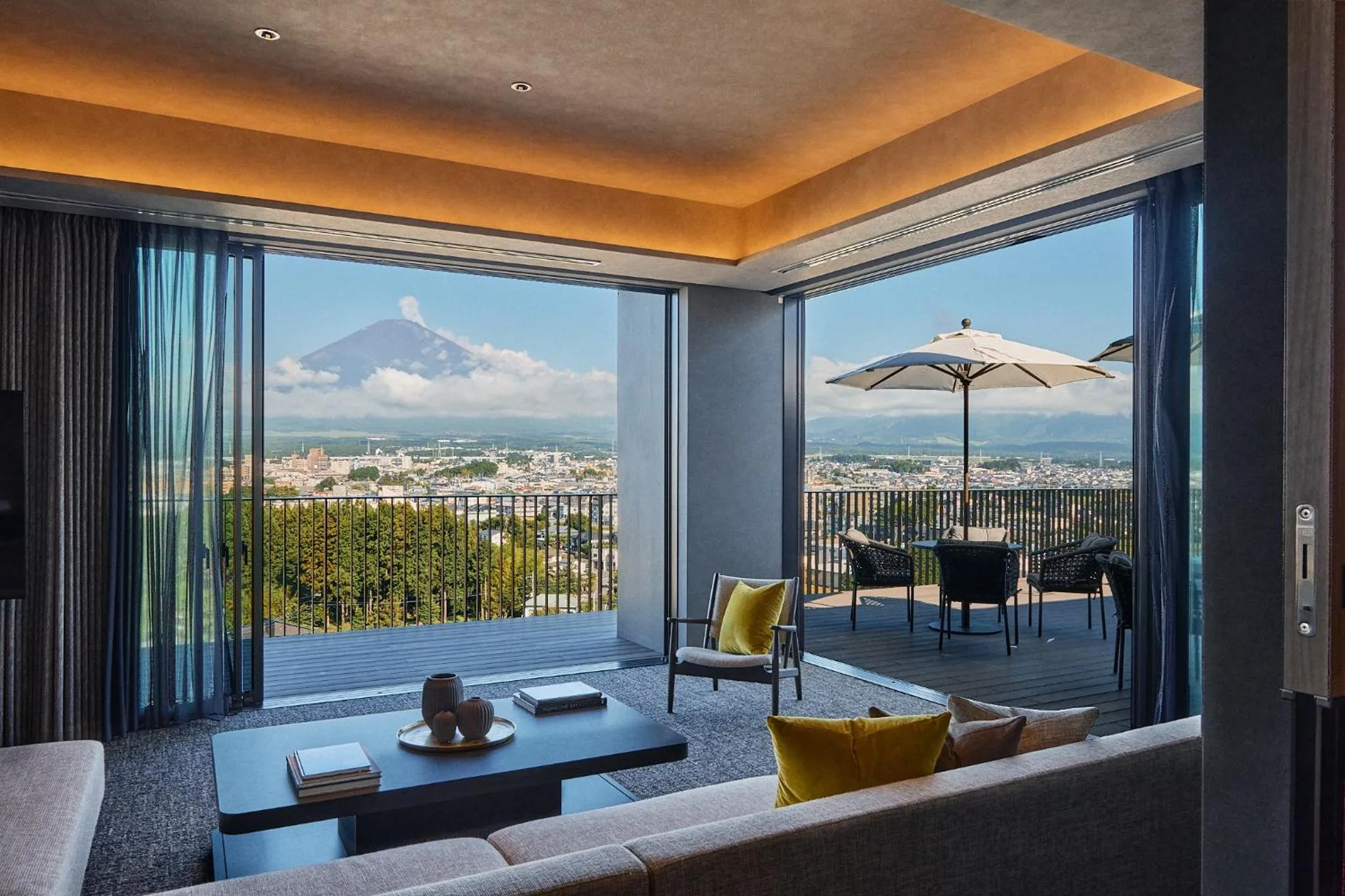 edit x seven FUJI GOTEMBA