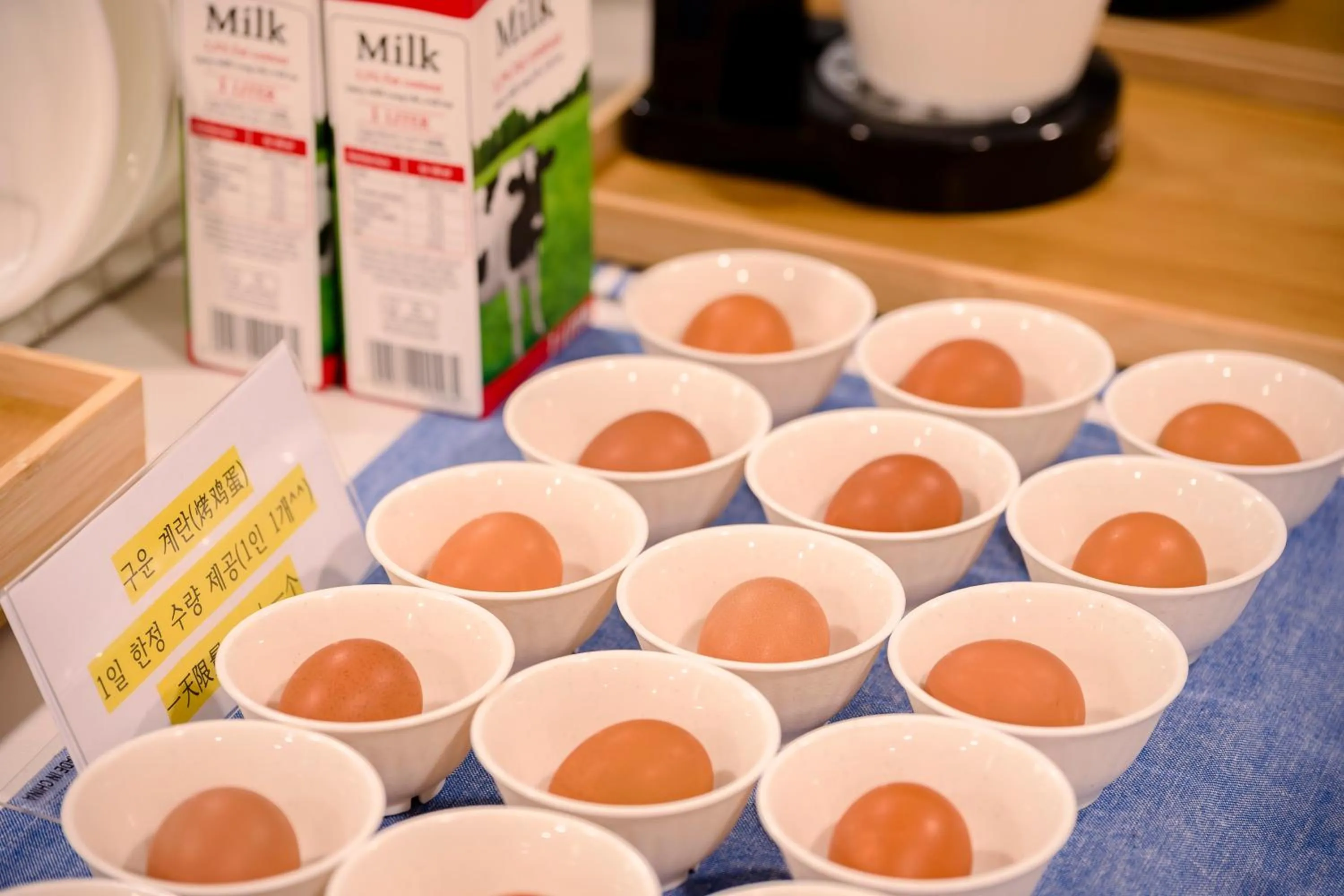 Breakfast in Hotel Moon