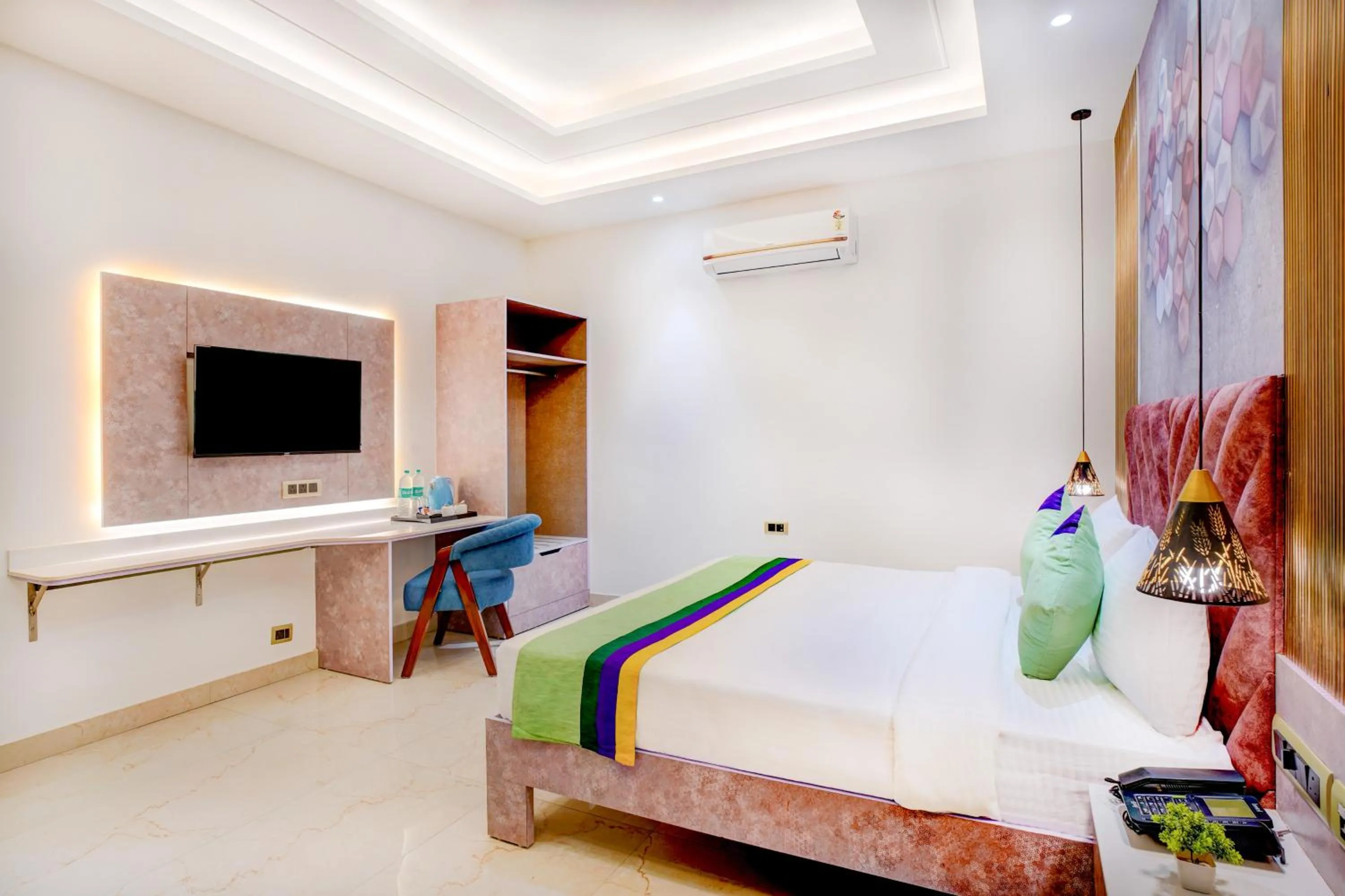 Bedroom, Bed in Treebo Corporate Inn