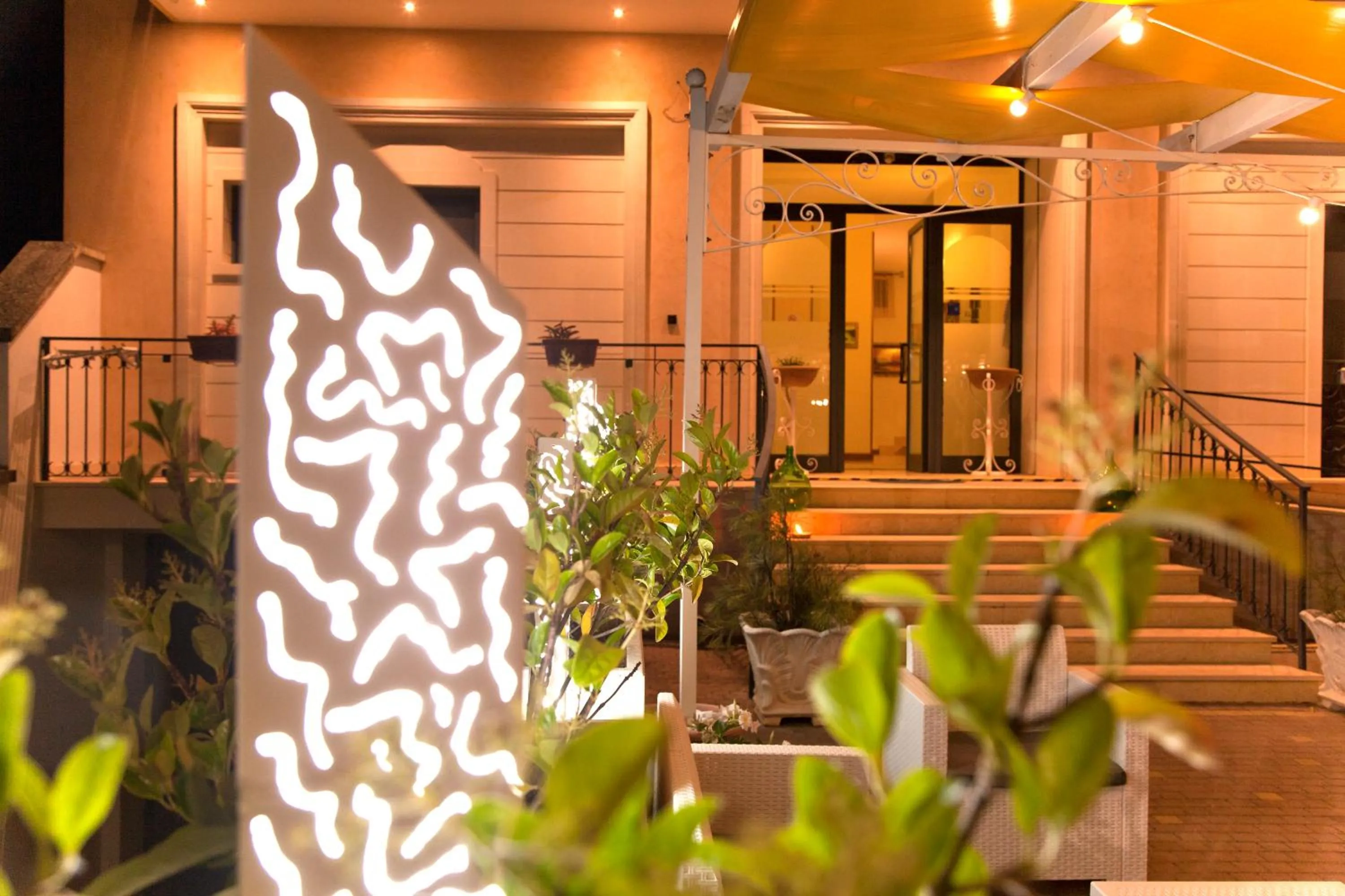 Facade/entrance in Kalinifta Residence