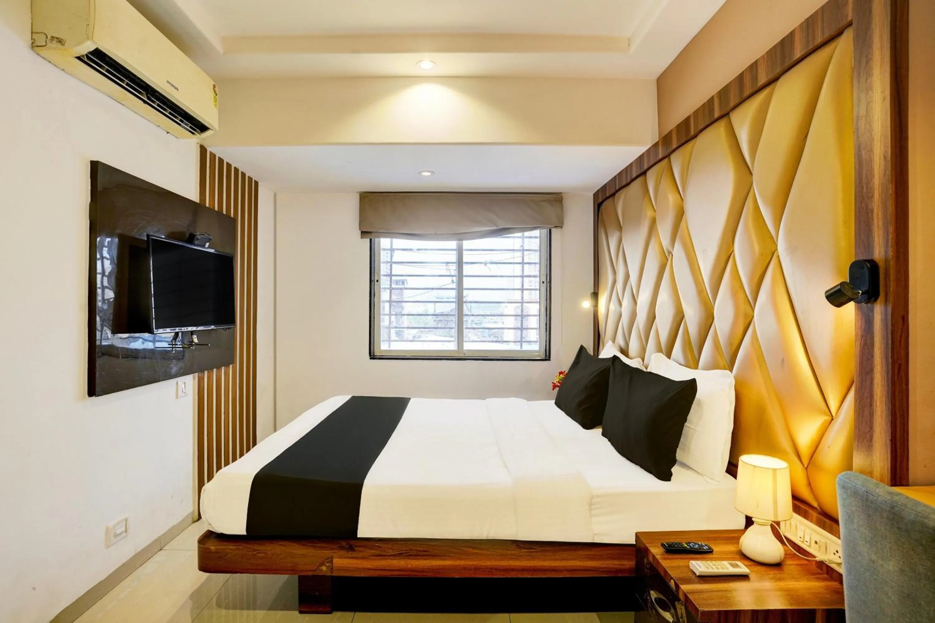 Bedroom, Bed in Super Hotel O Mumbai Central Formerly Park Palace