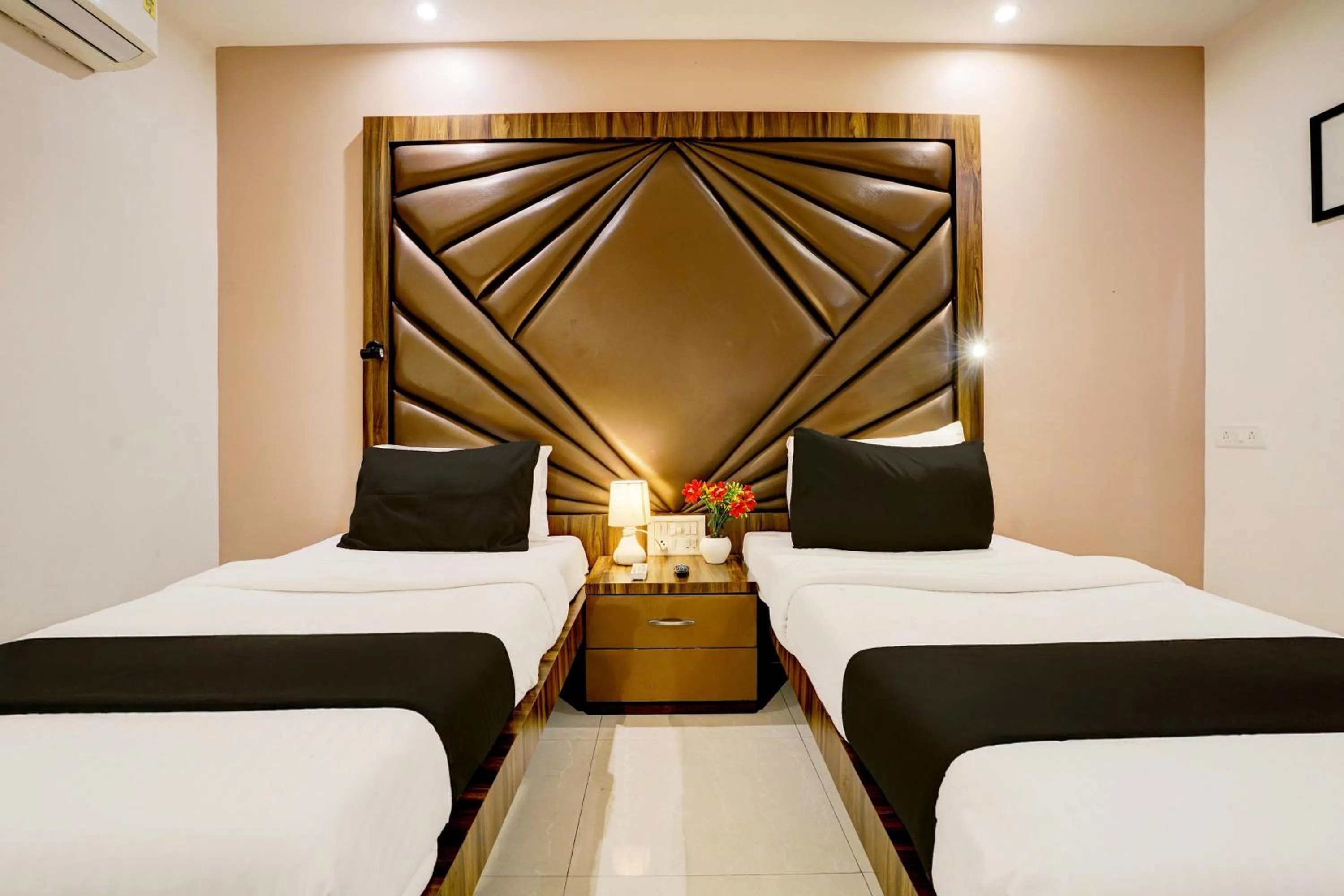 Bedroom, Bed in Super Hotel O Mumbai Central Formerly Park Palace