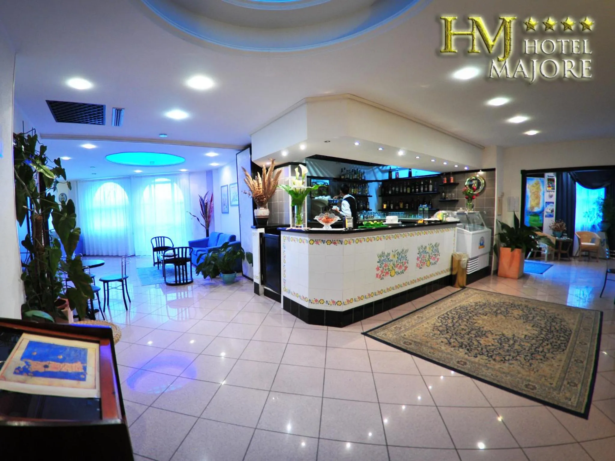 Communal lounge/ TV room in Hotel Majore