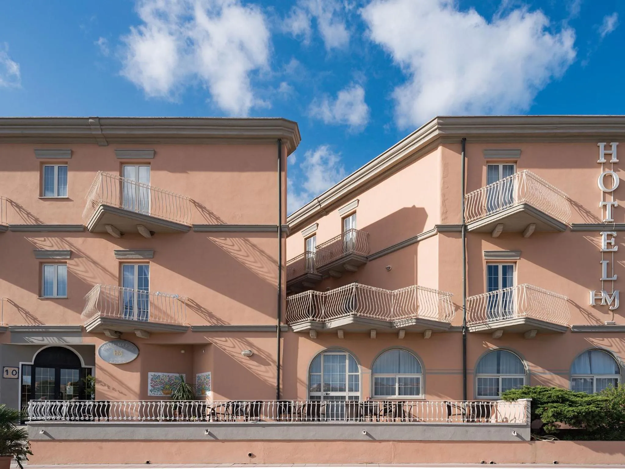 Property building in Hotel Majore