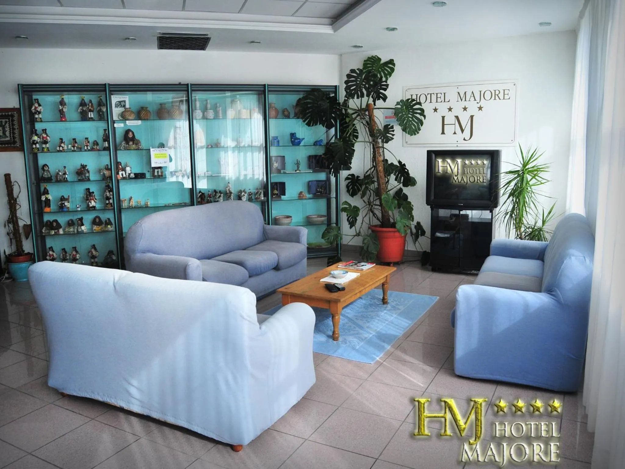 Communal lounge/ TV room in Hotel Majore