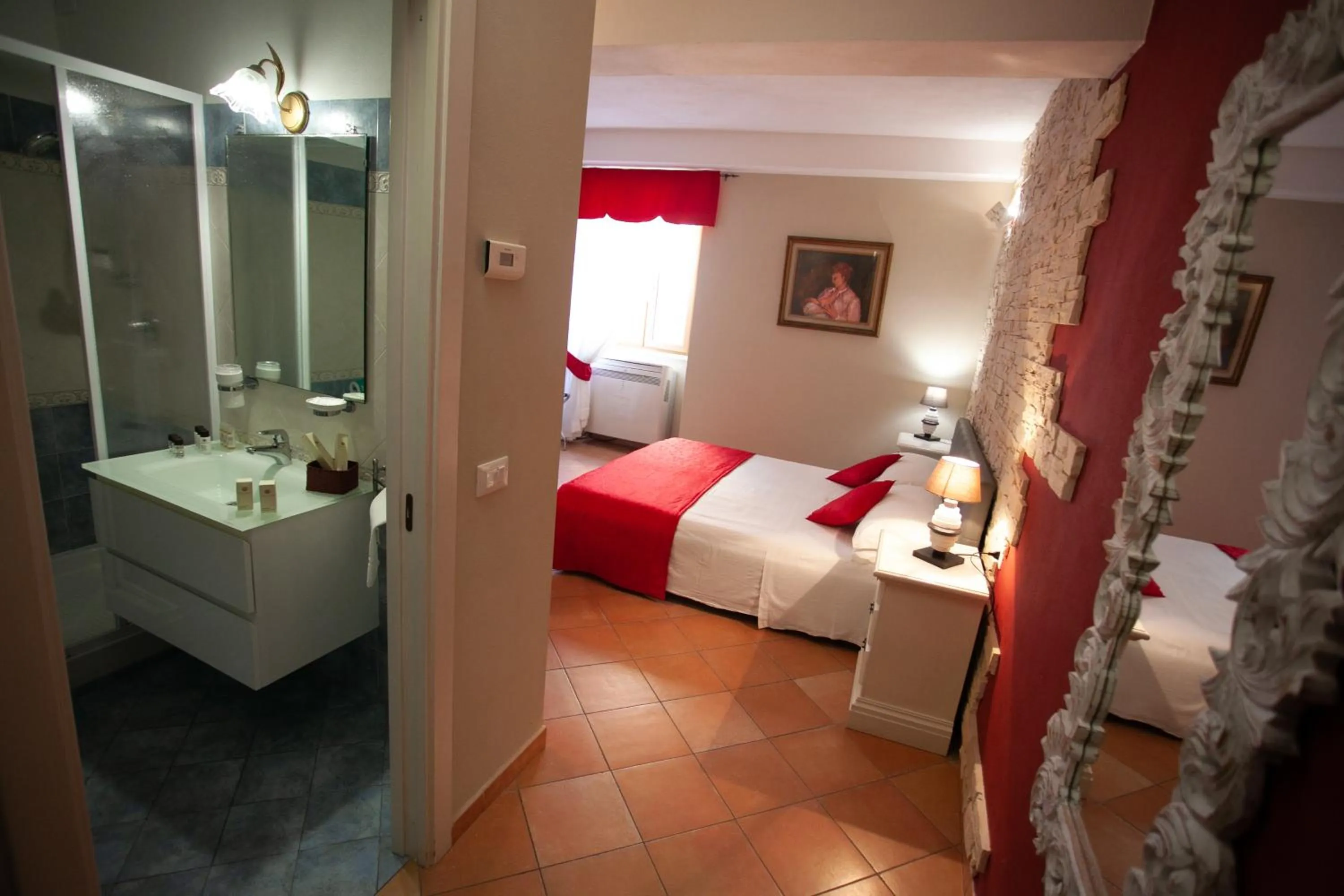 Photo of the whole room, Bed in Le Due Sicilie