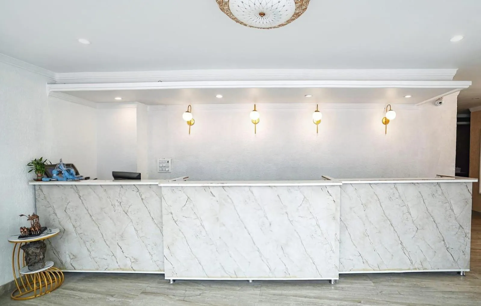 Lounge or bar in hotel-montreal rishikesh madhuban inn