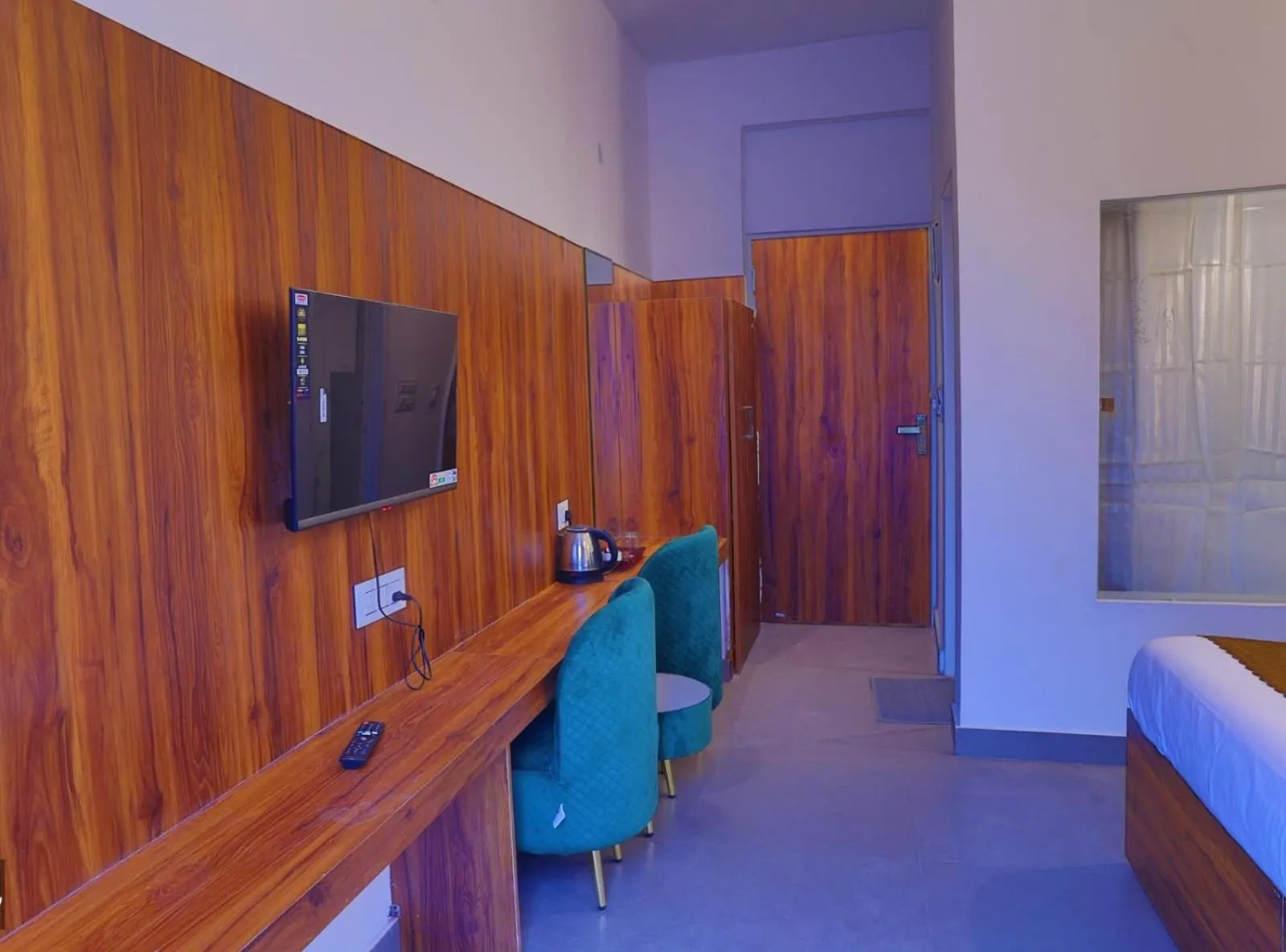 Bed in hotel-montreal rishikesh madhuban inn