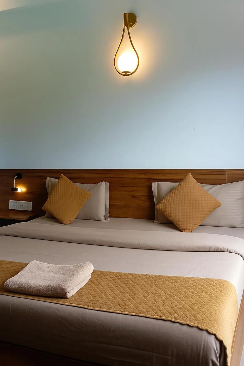 Bed in hotel-montreal rishikesh madhuban inn