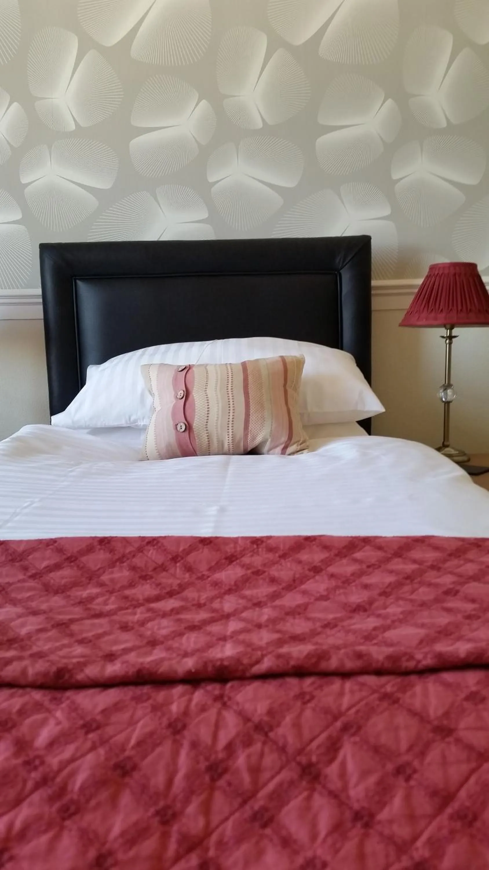 Bed in Gallery Guest House